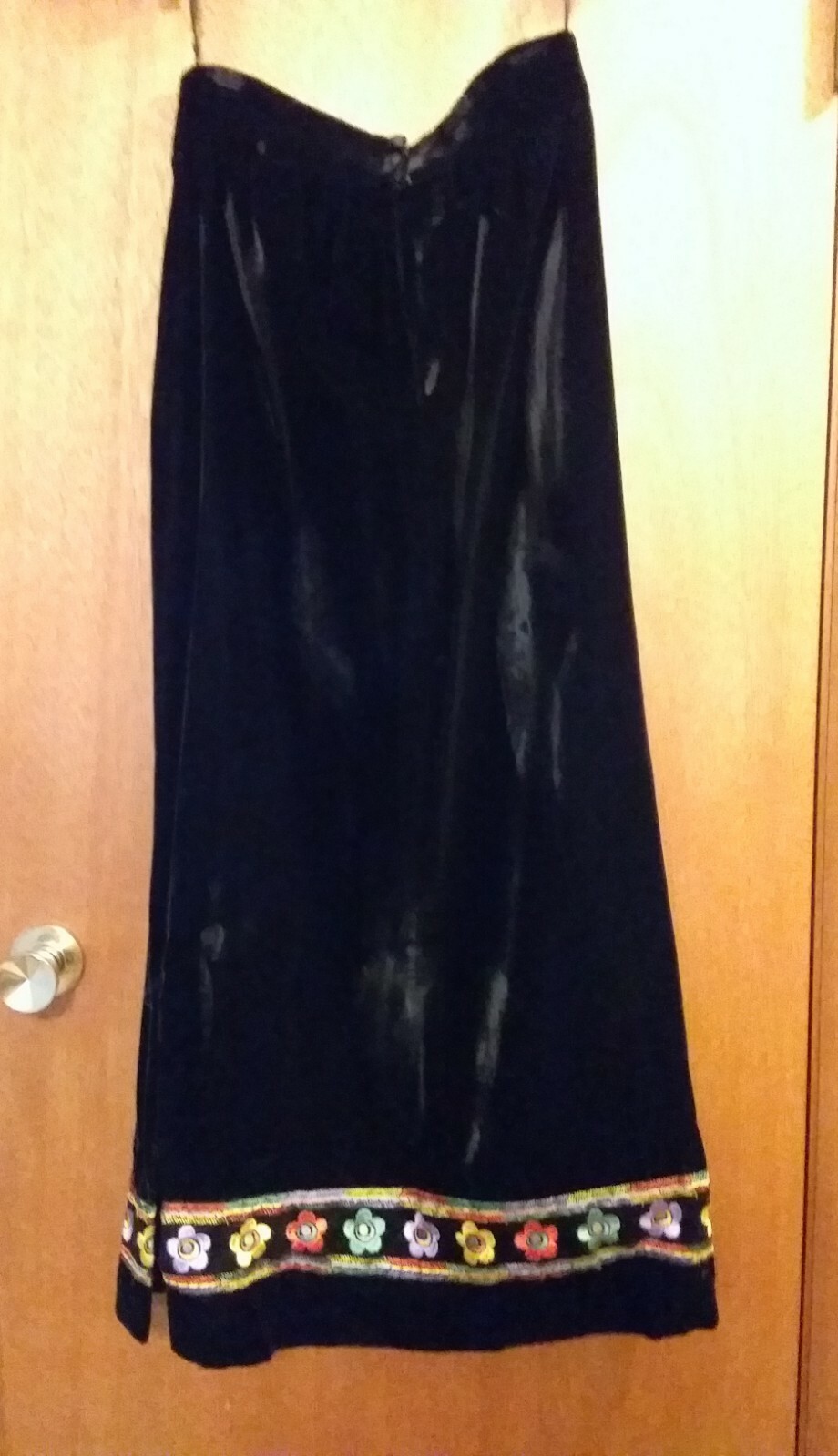 Vtg Elinore Gay Maxi Skirt Black Velvet Embroidered Flowers Waist 28″