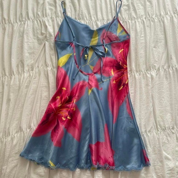 Y2K XS 2003 Victoria’s Secret Light Blue and Pink Floral Lace Slip Dress