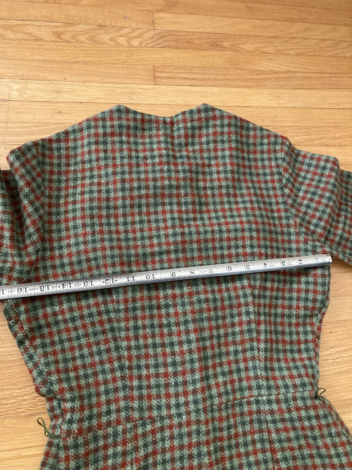 The Vested Gentress Dress 12 Vintage 1960s button up plaid Print 100% wool vtg
