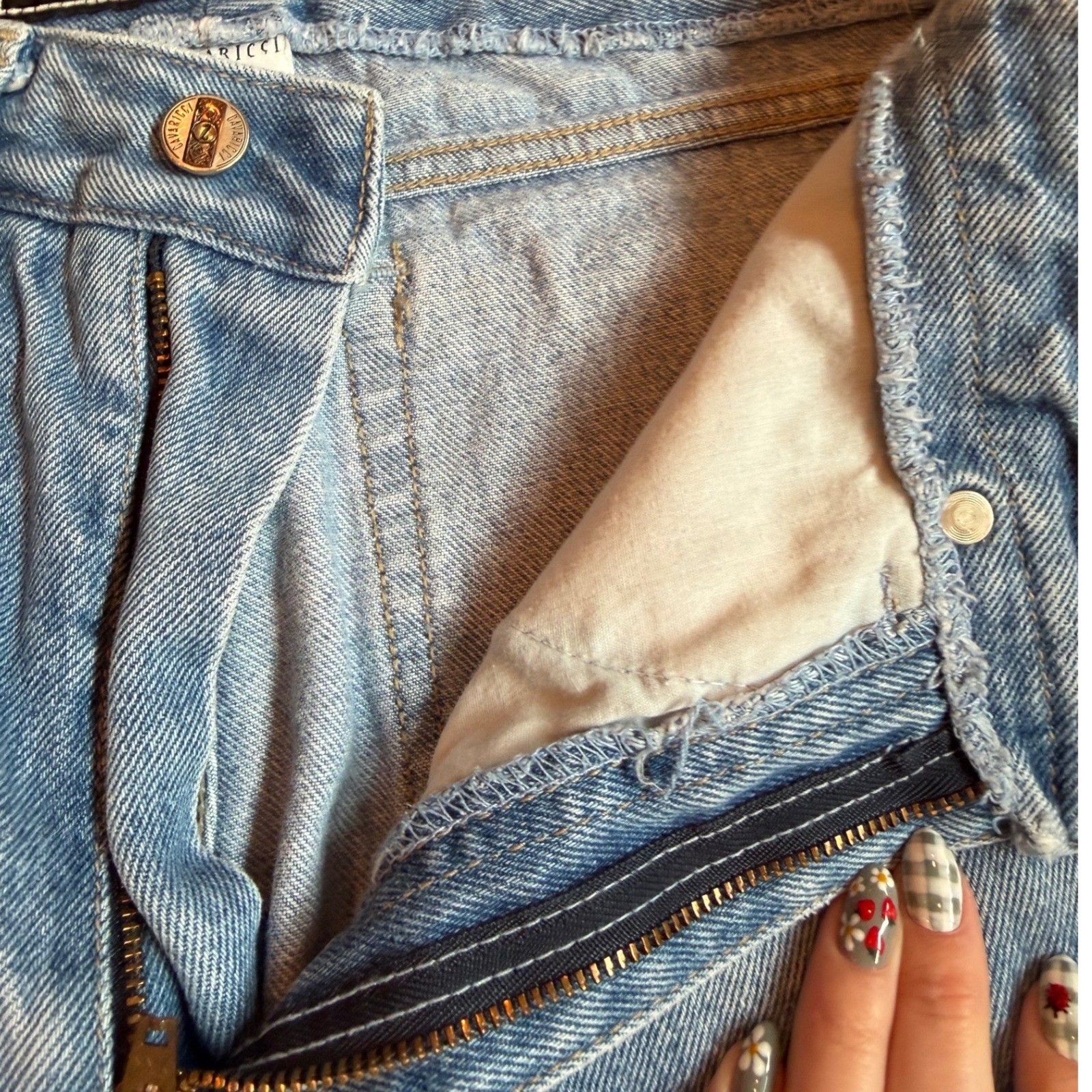 Vintage Z Cavaricci High Waisted Mom Jeans Light Wash Blue Denim Size 29 D/609
