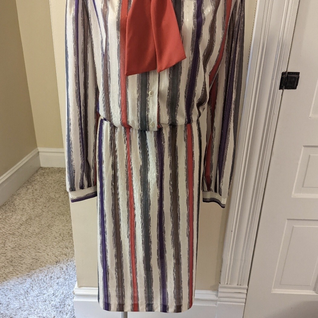 Vintage Impromptu white, red, gray, brown and purple dress w/ tie at neck size L