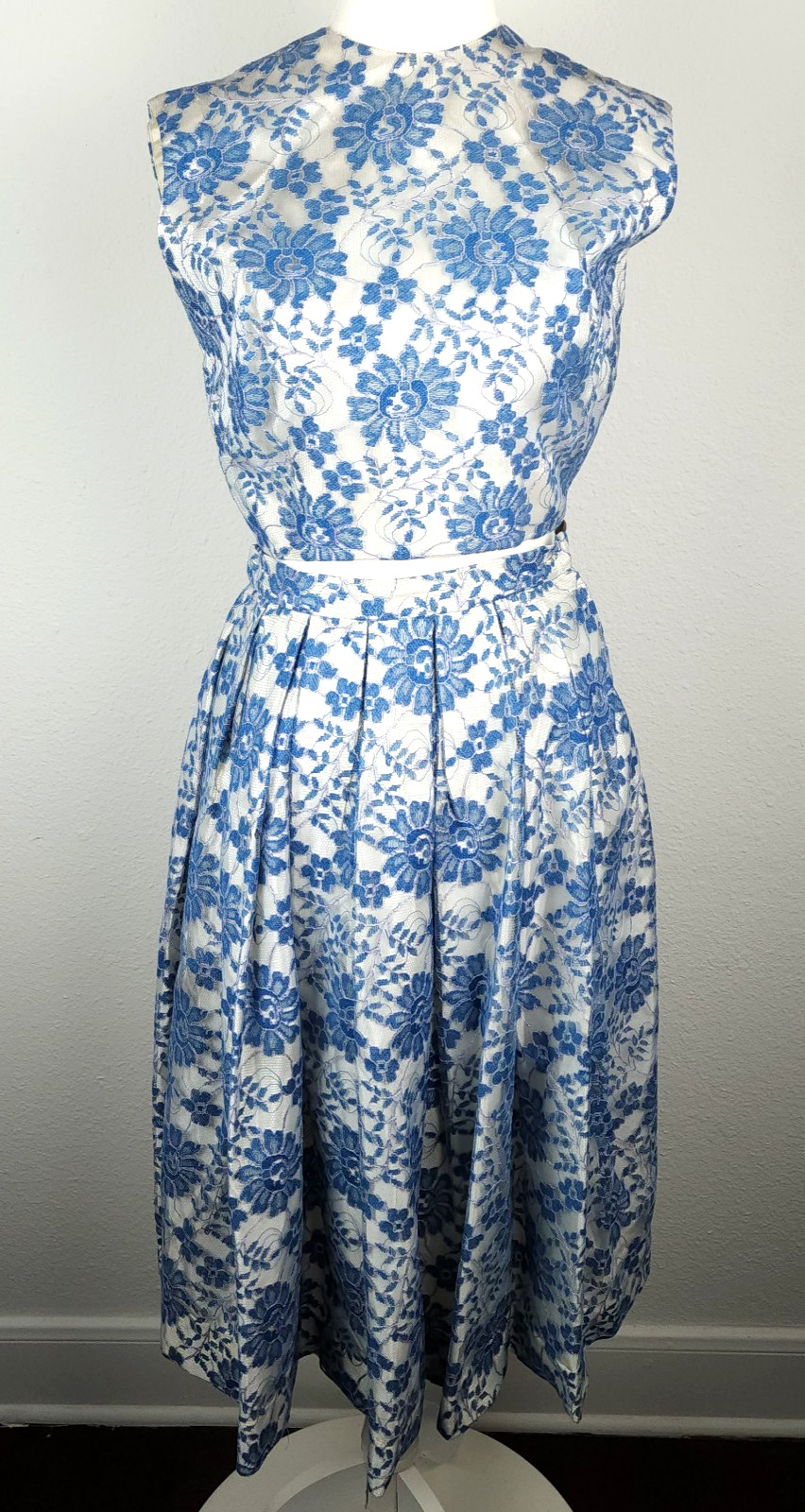Vintage 1960s Blue White Lace Dress Set Lois Casper Pleated Skirt Button Back XS