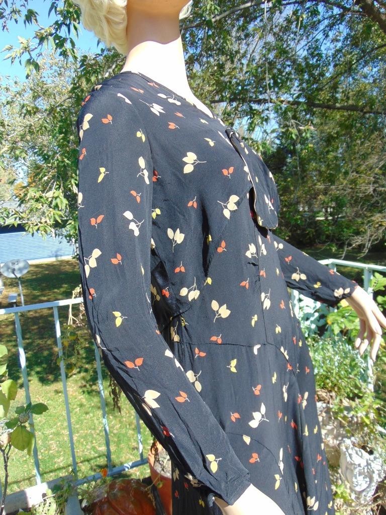VTG 1930s Home Made Black Rayon Print Dress Deco Seaming 35B 30W
