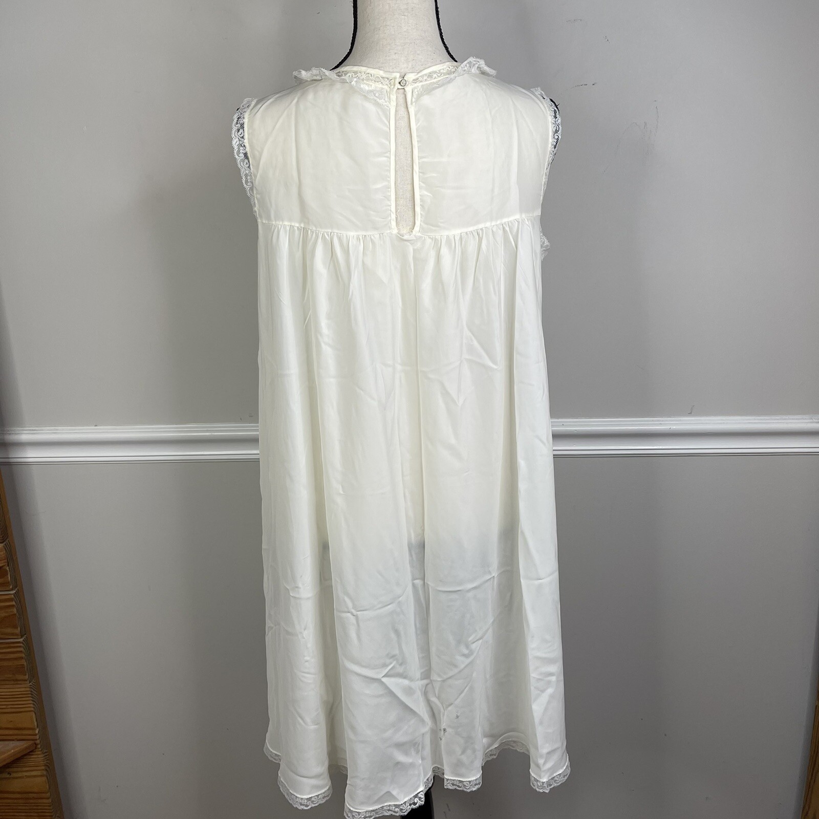 Vintage Corhan Noumair Nightgown Lace hand Embroidered Vintage Lingerie M flaws