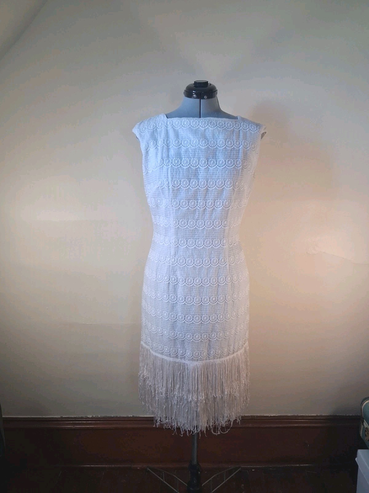 1960s Dress Flapper 20s Style Fringe Art Deco White Embroidered Sz M Dress Alice