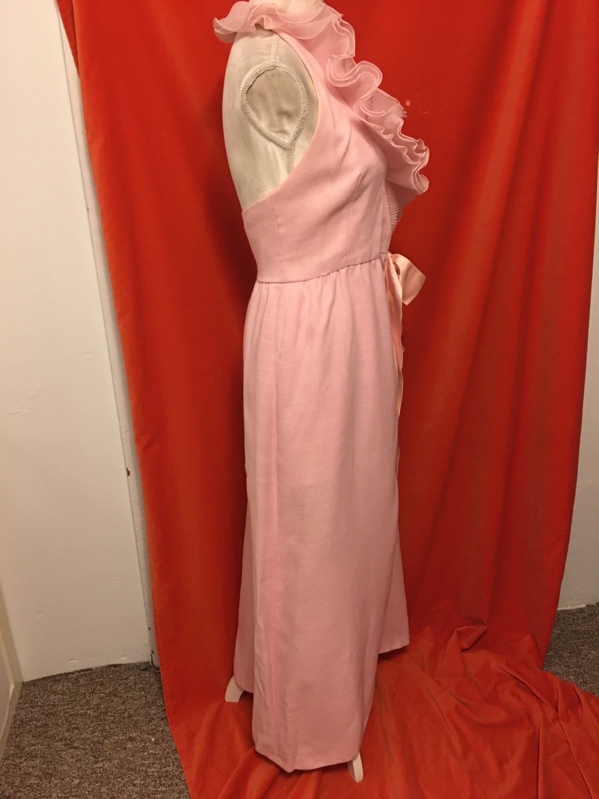 Mollie Parnis Boutique vintage 70s ruffle trim halter gown pink small hostess