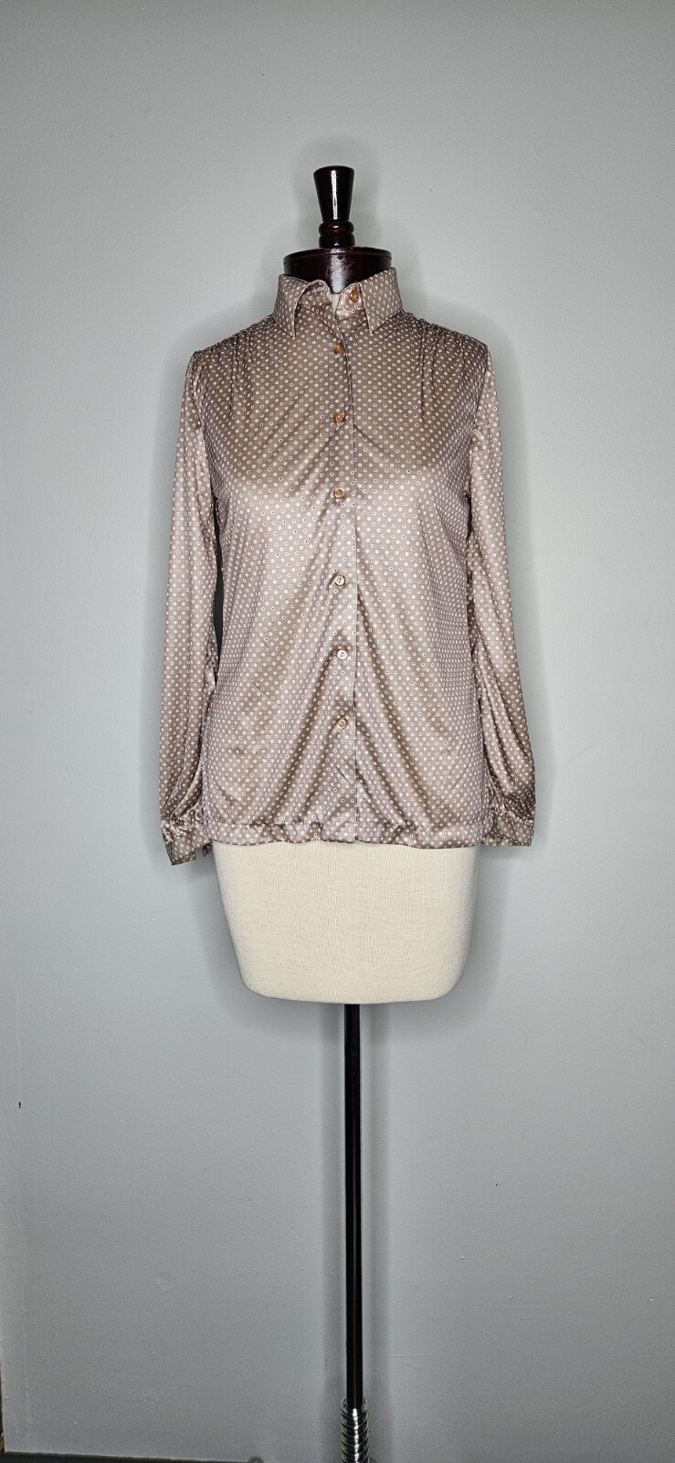 Vintage 1970s Higbee Co. Brown Polka Dotted Blouse In Red And Blue Size Large