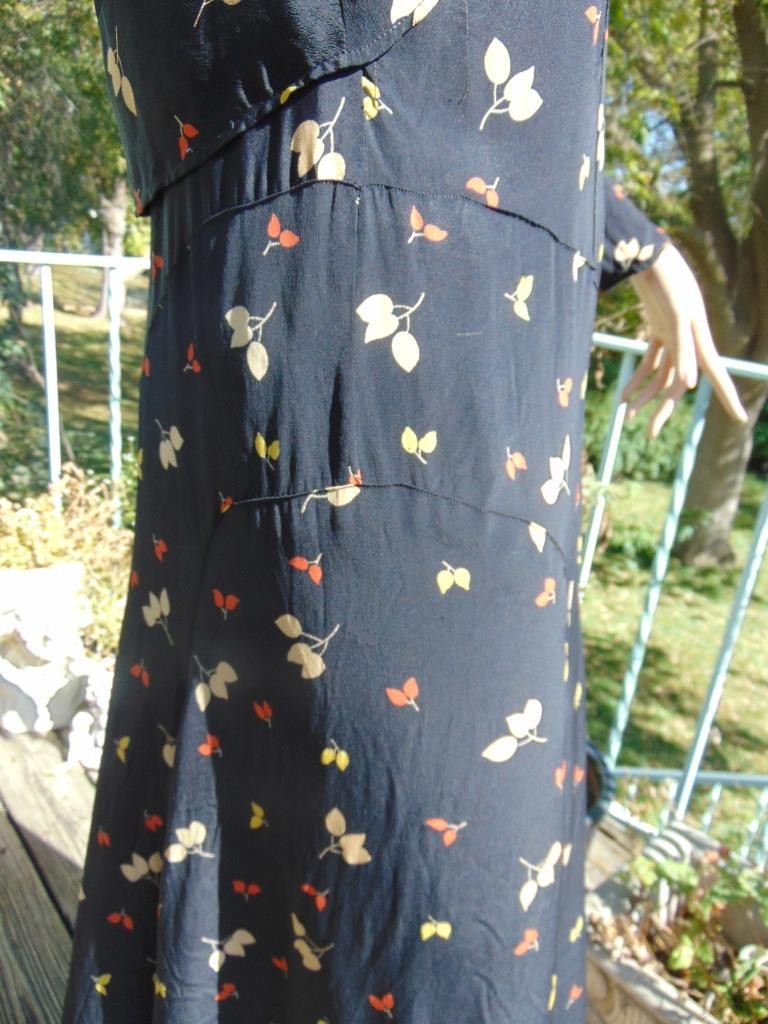 VTG 1930s Home Made Black Rayon Print Dress Deco Seaming 35B 30W