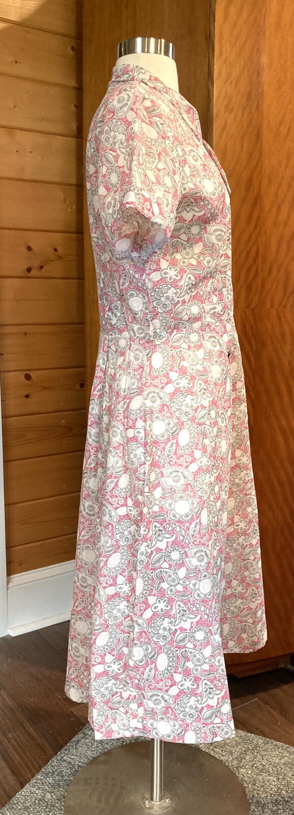 Vintage 1950s nylon dress, shirt waist red white black paisley floral B 40