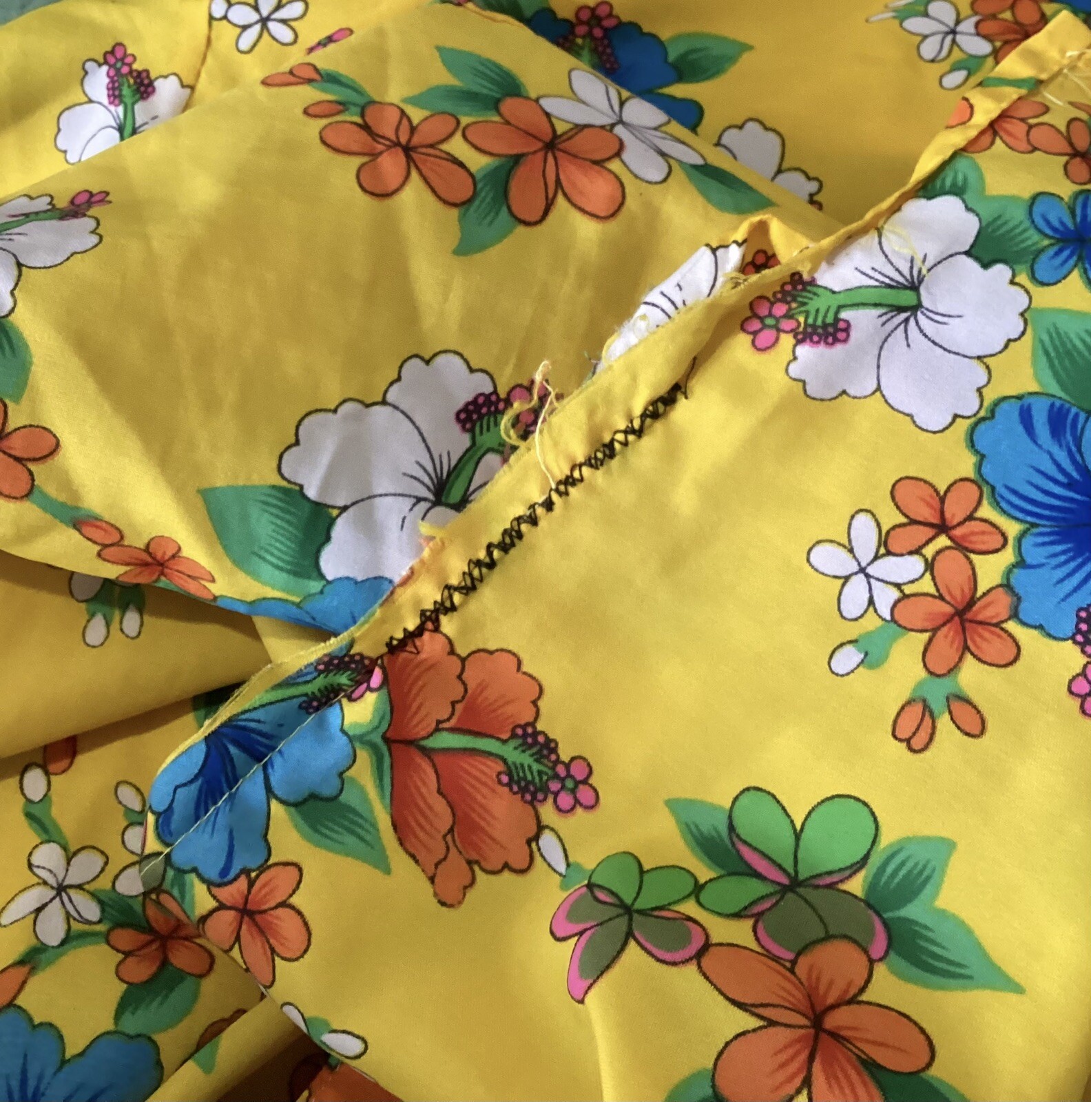 Penney’s Hawaii Vintage Button Down Yellow With Floral Women’s S/ M Flaw