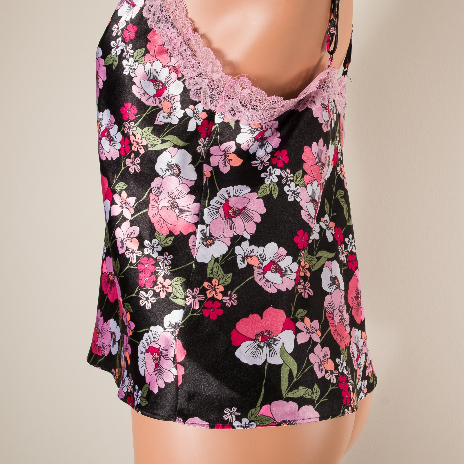 💖 SECRET TREASURES Sleepwear Medium Cami Tank Top Floral Silky Satin