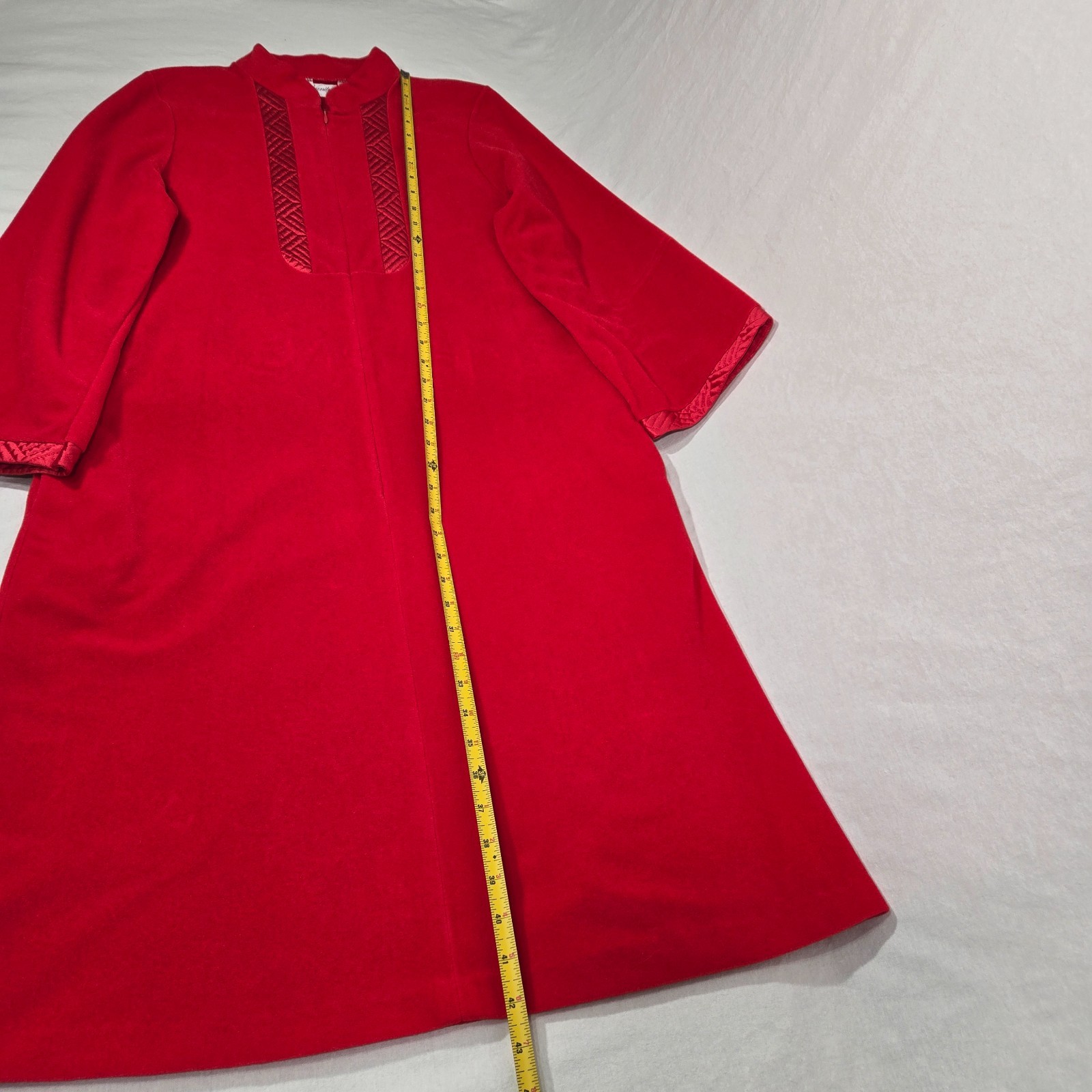 U.S.A. Vintage VANITY FAIR Red VELVET Satin Trim Mid-Length House Dress Size S.