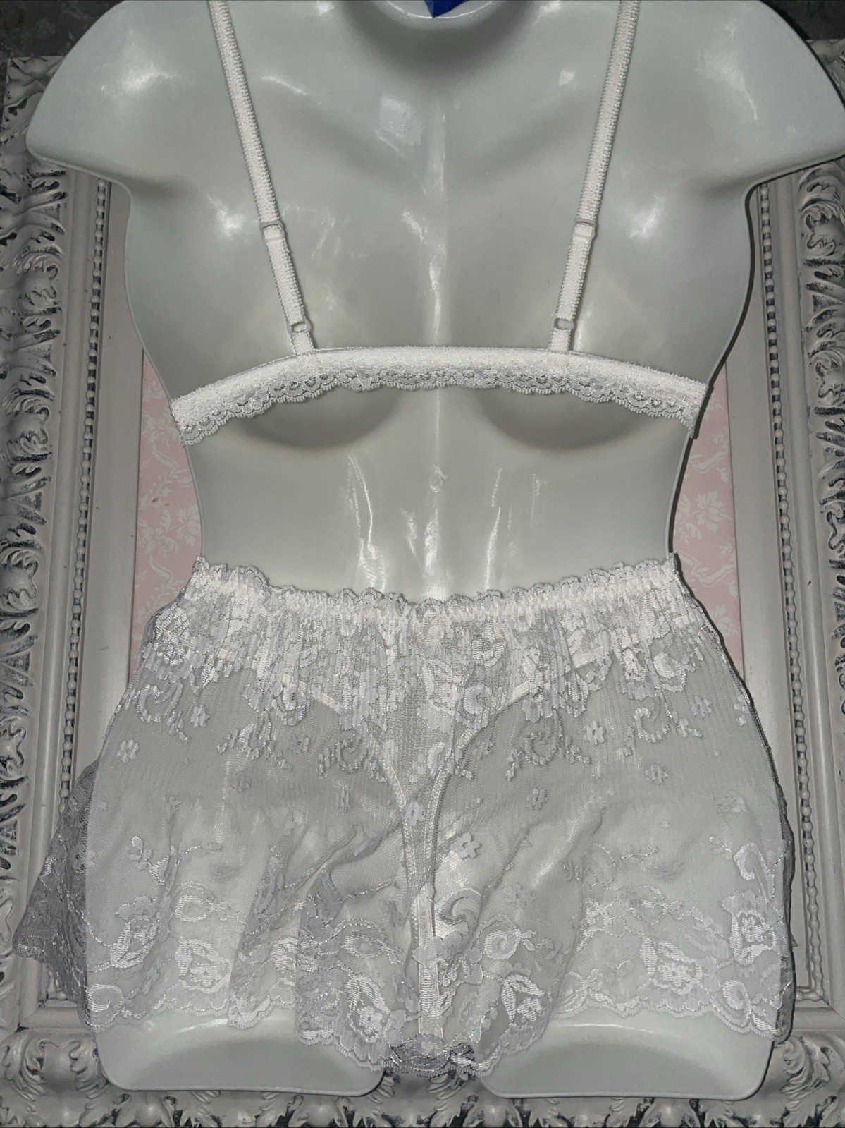 Marilyn Monroe Skirted Lace Thong Panty & Accordian Lace Front Close Bra 32/S