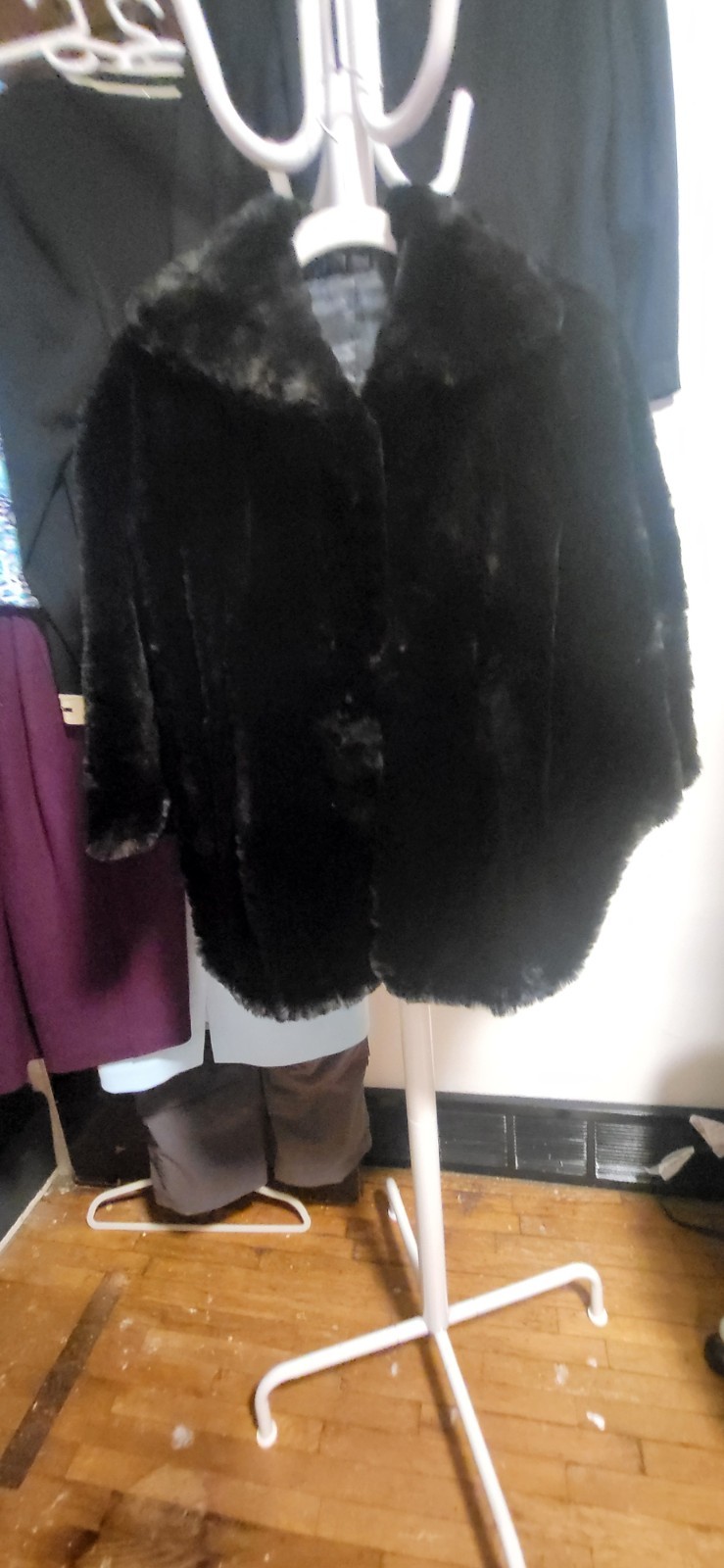 Vintage 1930-40 Black Northern Seal/Dyed Sheared Rabbit Shawl / Caplet