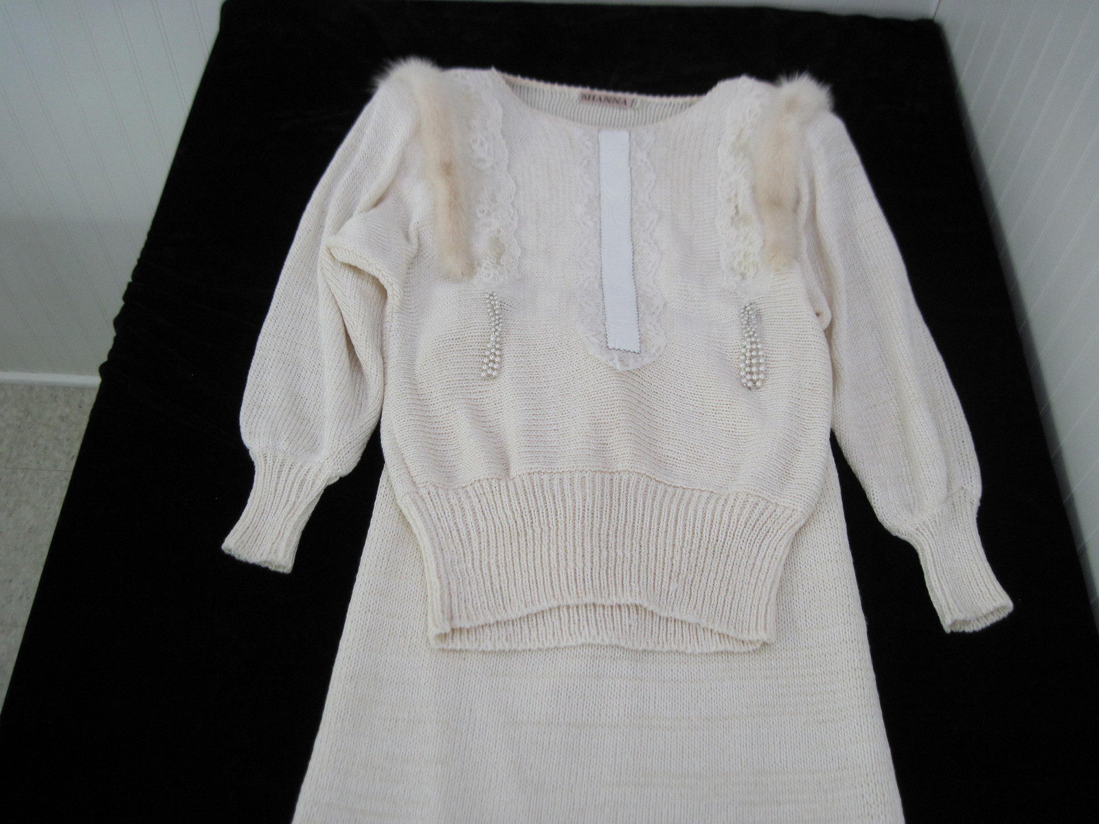 SHANNA SWEATER and Skirt set 1980/90 VINTAGE COLLECTOR OR NOW BEAUTIFUL!
