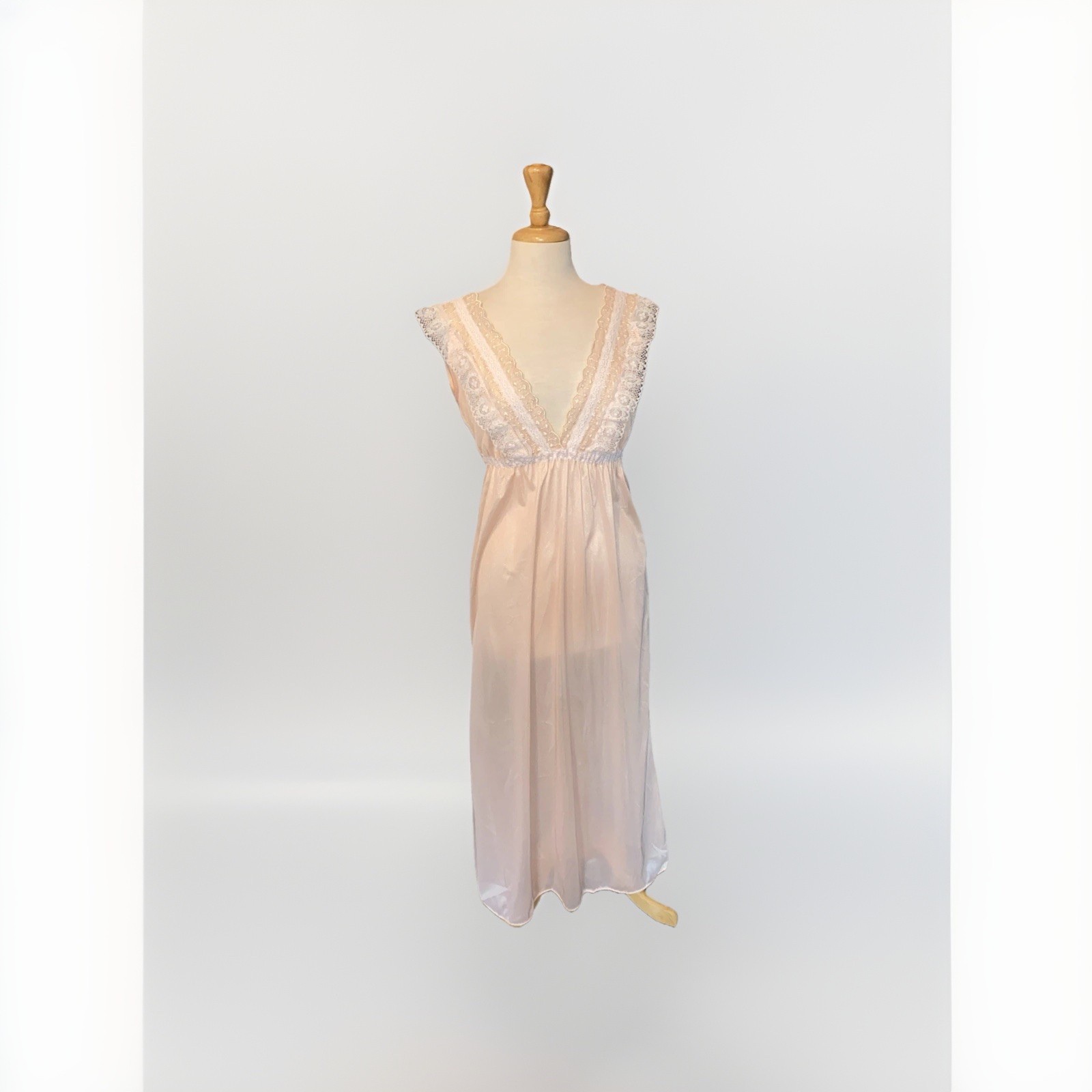 1960s Spotlight NY Nightgown Pink Lace Size Small