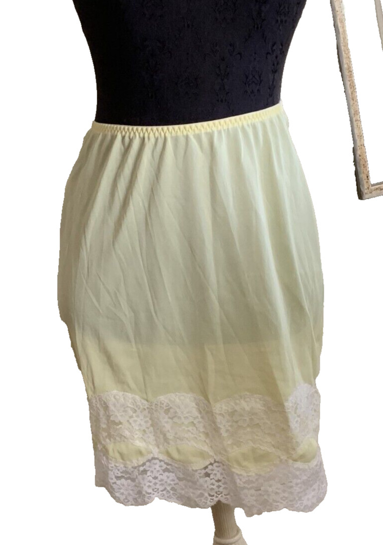 Greenco Maid Vintage Size 6 Medium Sunny Yellow Half Slip White Lace Detail