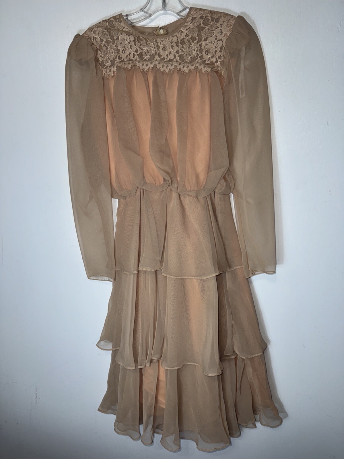 SYLVIA ANN Vintage Chiffon/Garden Party Size 8 Nude Layered Light Demure Simple