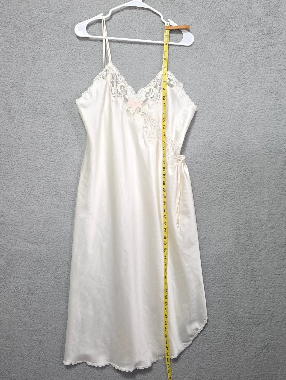 Vintage Sara Beth Nightgown Embroidered Floral Appliqué Lace Beaded Trim M/L