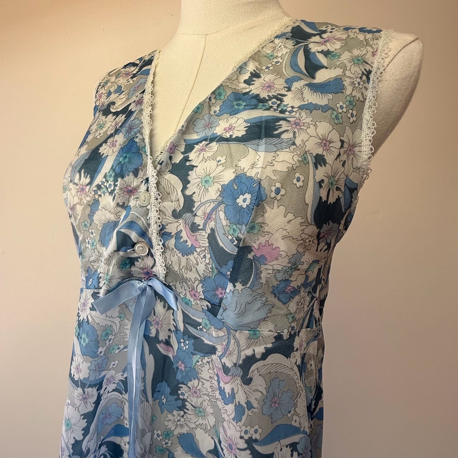 Vintage Floral Lace Trim Nightgown Blue White Chiffon Chemise Nightgown
