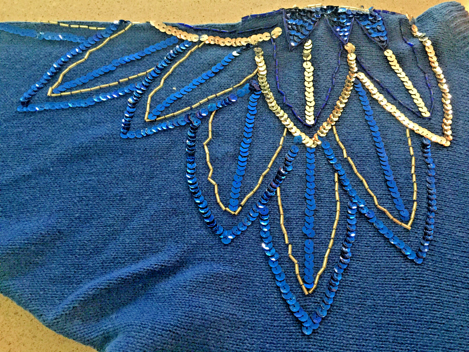 VTG IN CHARGE ROYAL BLUE SEQUIN BEAD SHOULDER TRIM COTTON+ SWEATER sz S 1980s