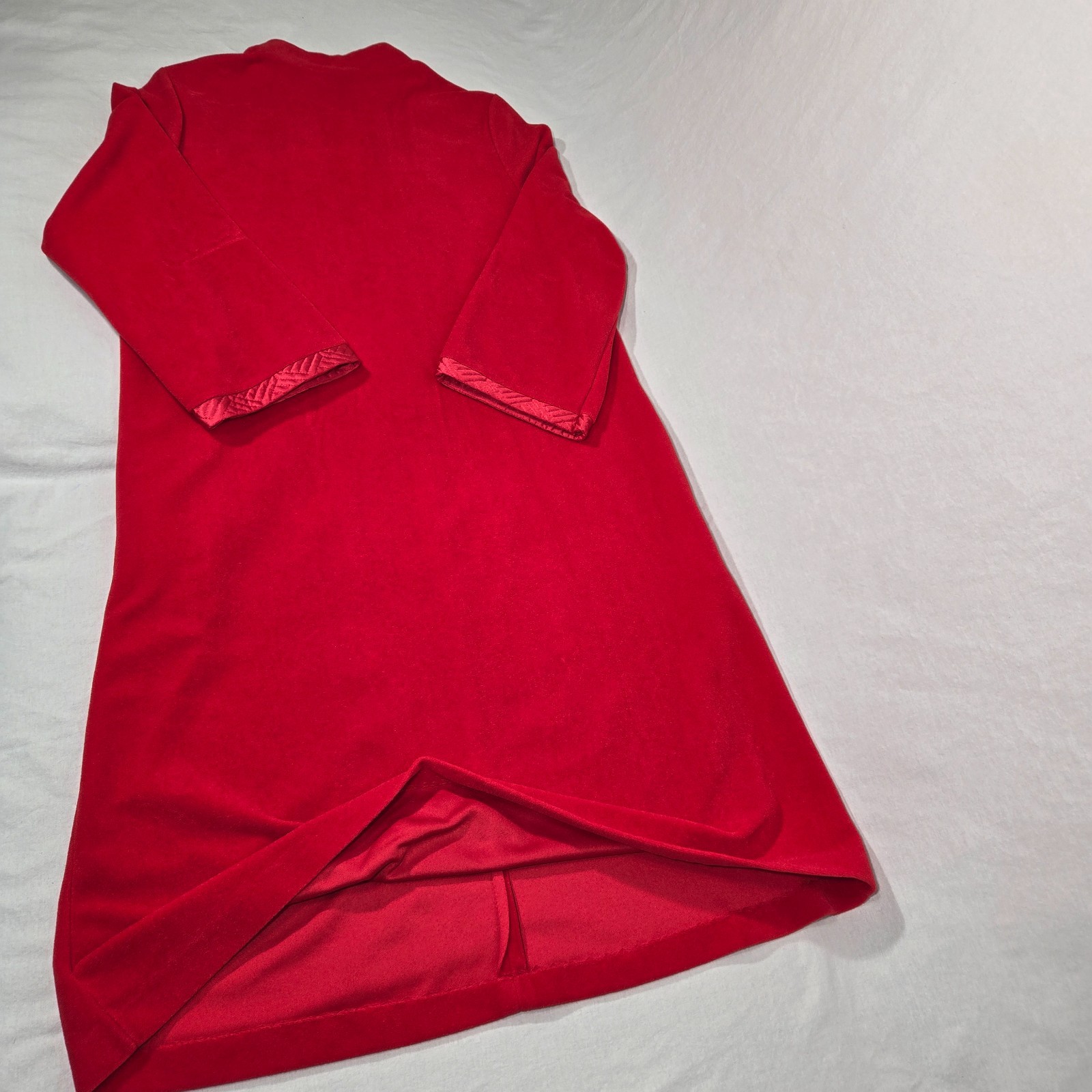 U.S.A. Vintage VANITY FAIR Red VELVET Satin Trim Mid-Length House Dress Size S.