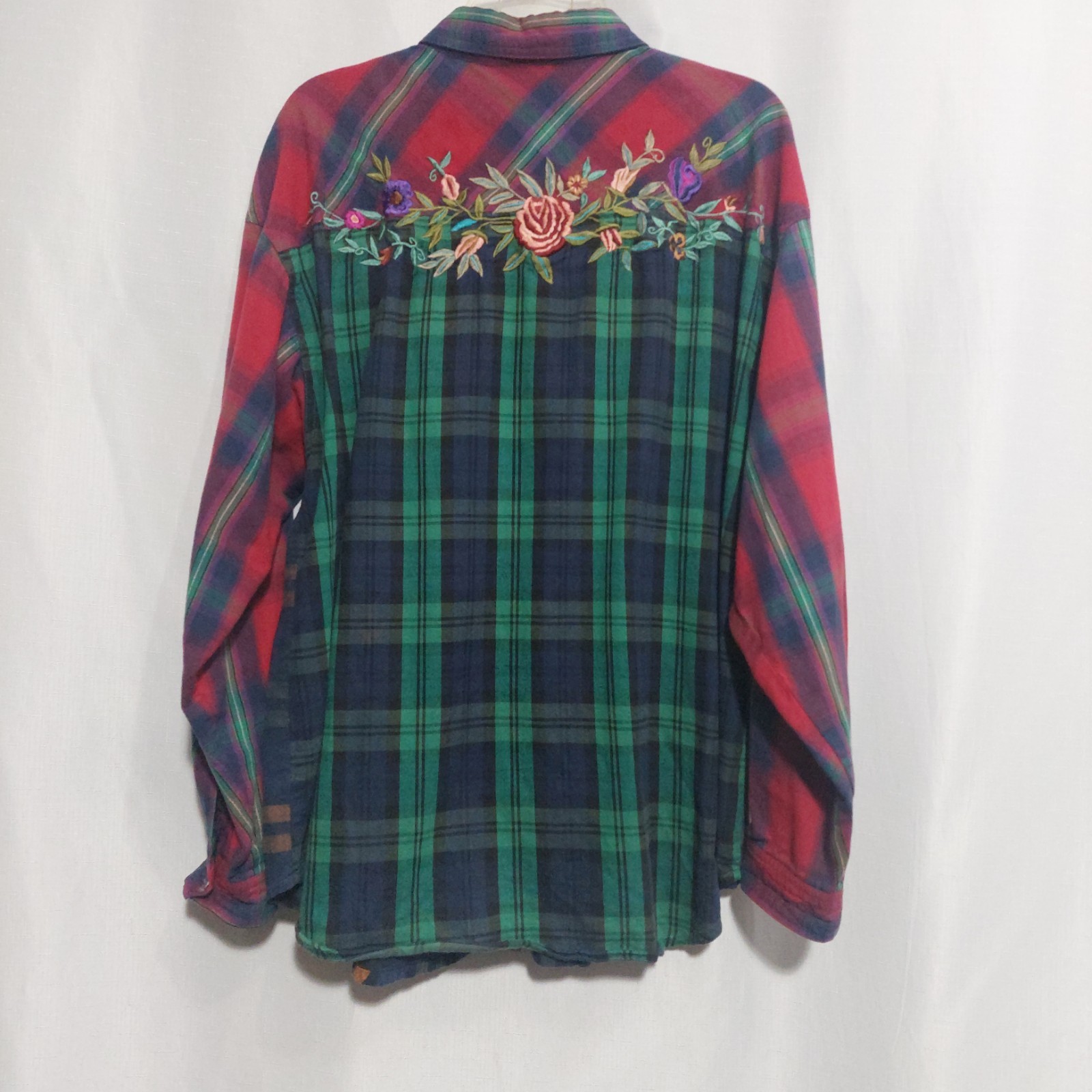 QPS Missy XL Western Mixed Plaid Floral Embroidery Button Down Flannel Pocket