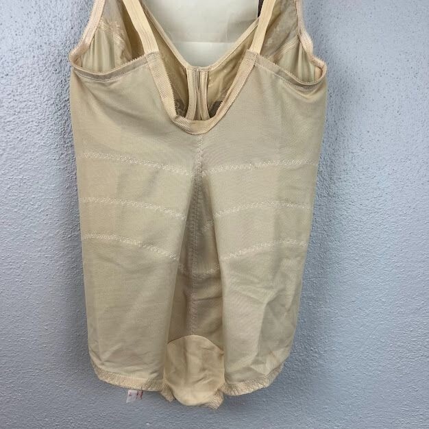 Vintage Young Smoothie Women’s Beige Diet Skinny Waist Briefer Shape Wear 38D
