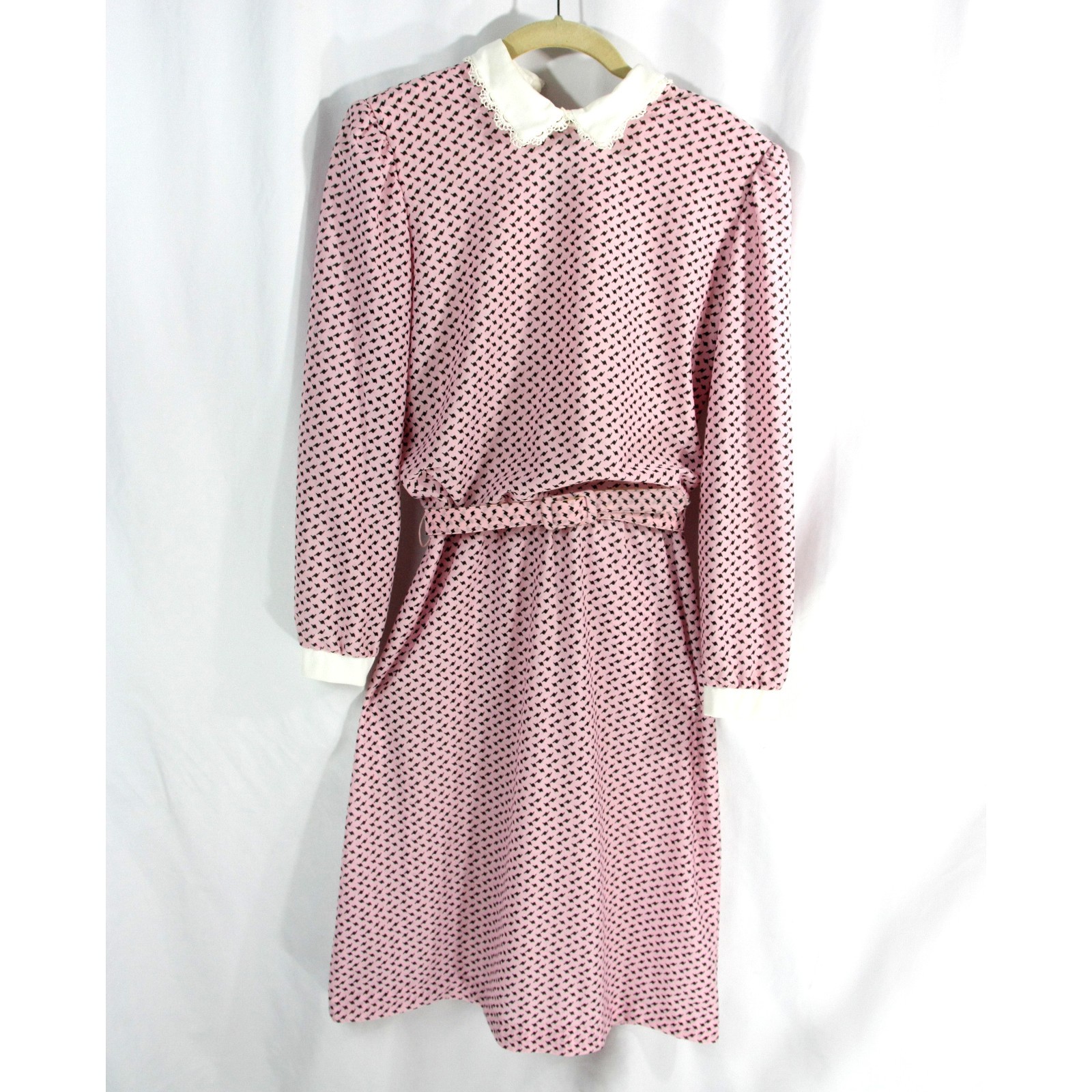 Vintage T Juniors Pink and Black Lace Collar Belted Backbutton Dress 1980s S