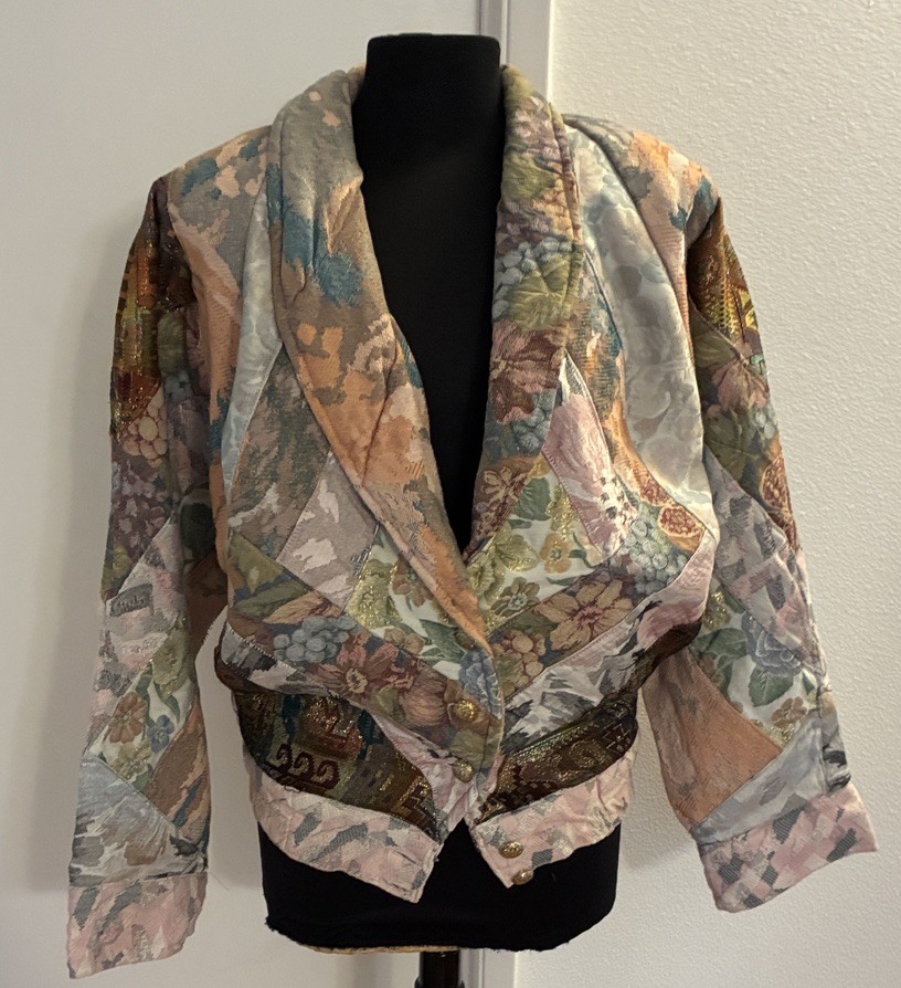 Vintage 1980 Quilted floral Patchwork coat Boho Grandma-Core M/L 48”/34” waist