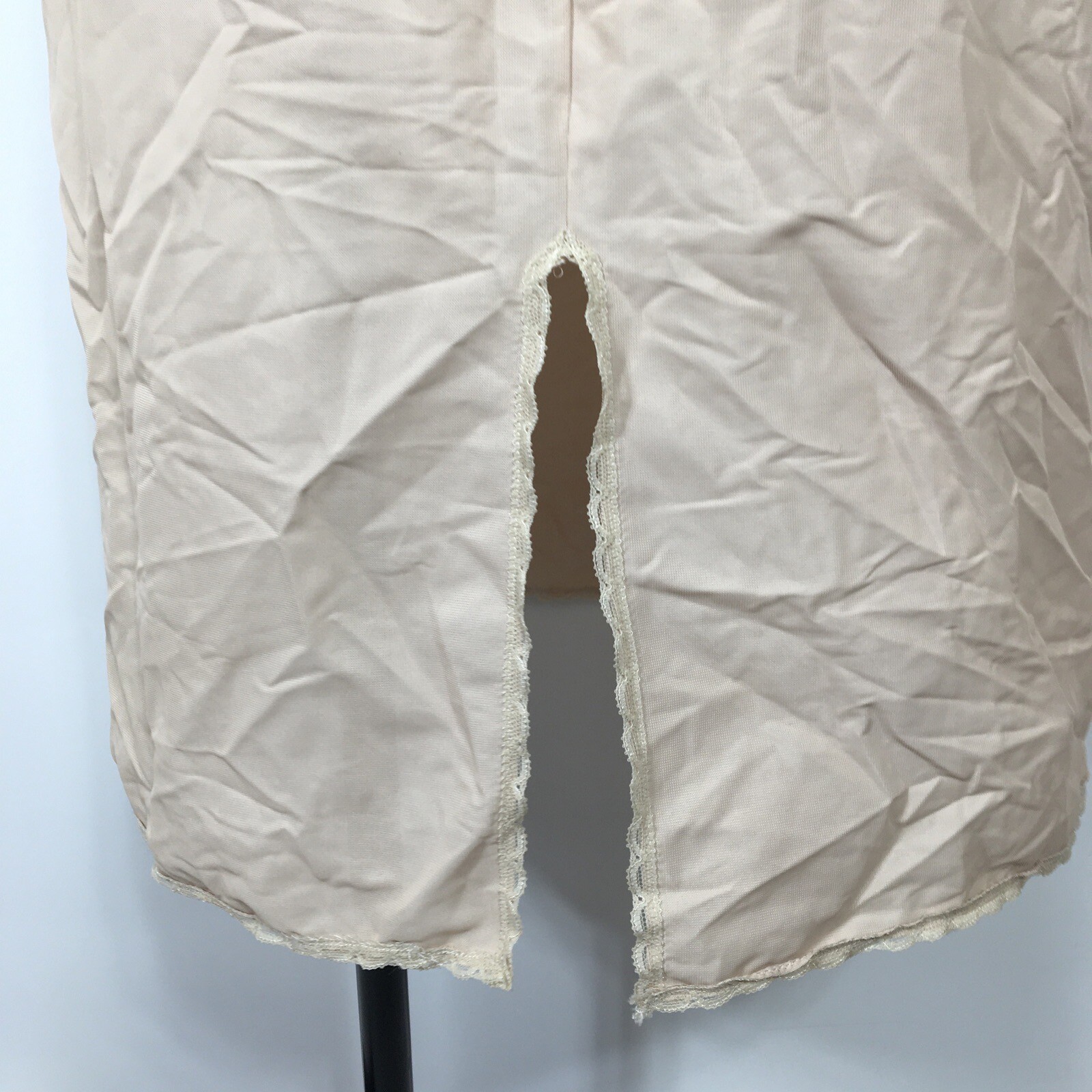 Vassarette half slip Beige sz M T Lace Elastic Waist Slit USA Antron III Nylon