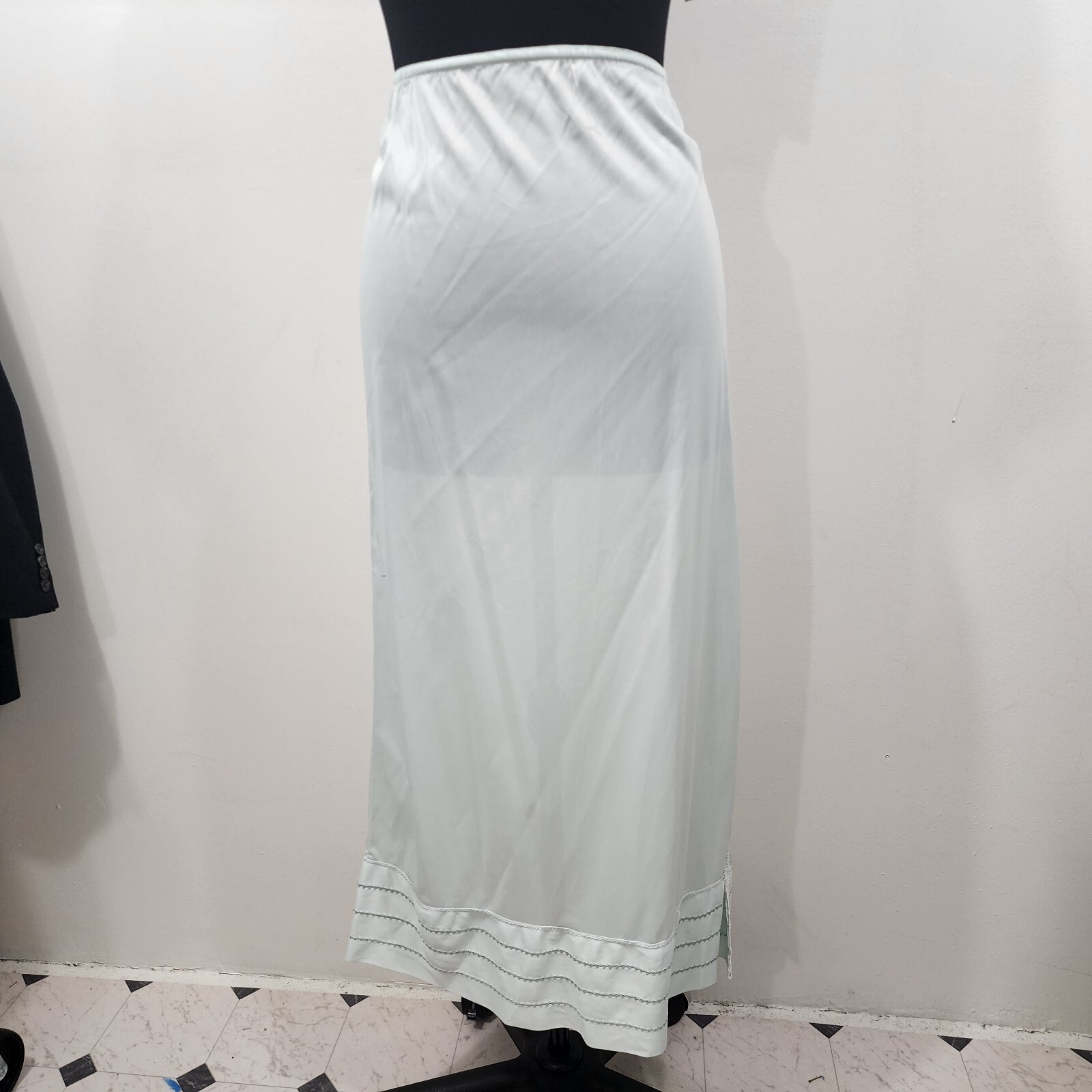 Vintage Camelot 1970s Anti-cling Mint Green Antron Nylon Maxi Slip Women’s Sz L