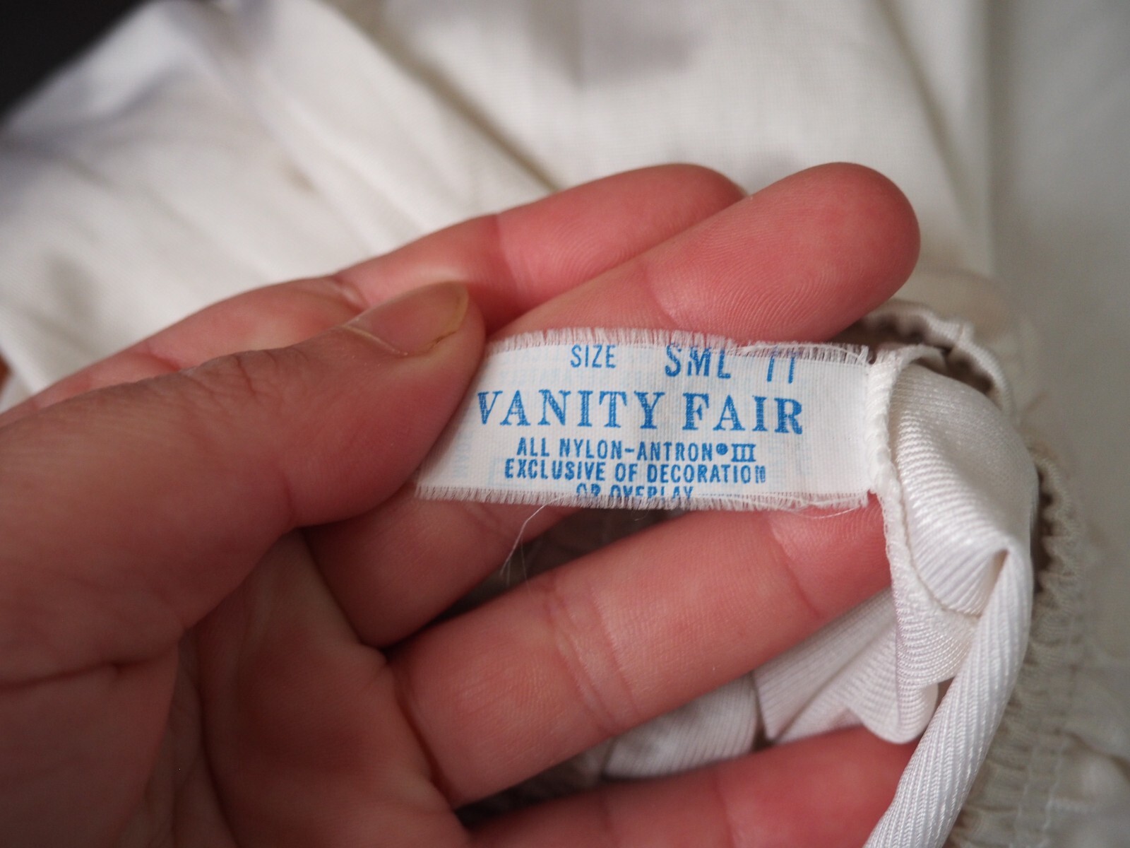 VTG 60s 70s Vanity Fair White Half Slip Lingerie Slit Skirt Elastic Waist Sz S