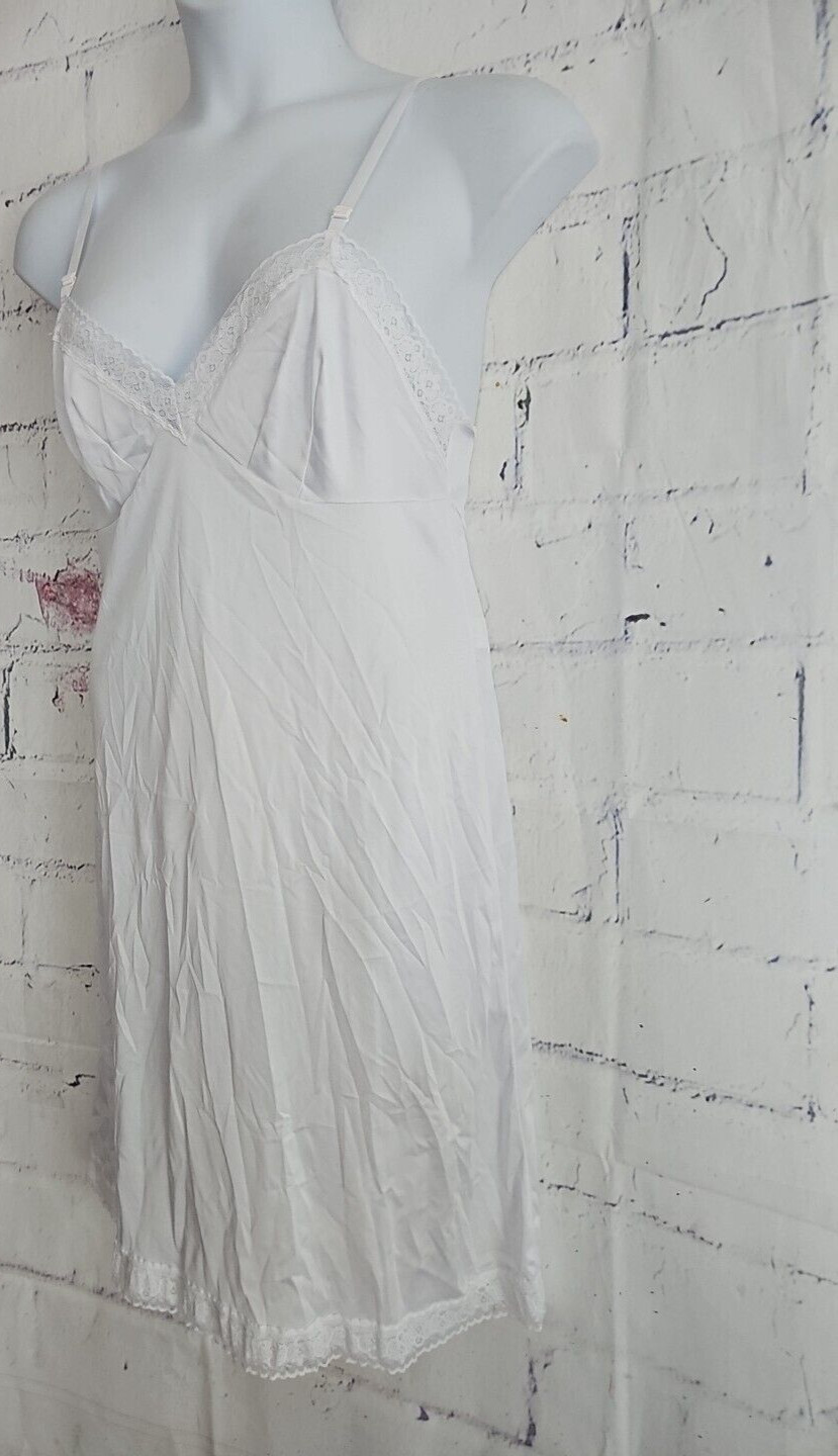 Vassarette Full Slip White Size 22″ 36/42 Satin Nylon Adjustable Straps V-neck