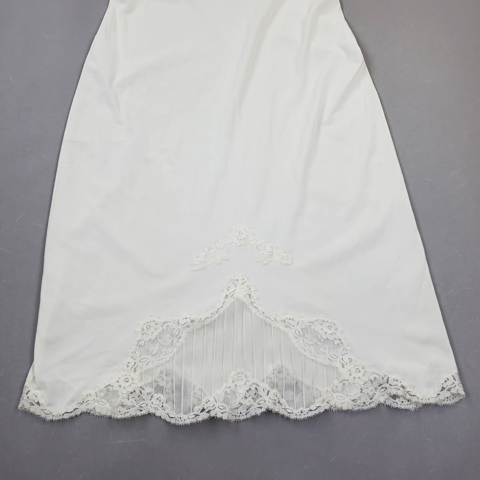Vintage 60s Rogers Run Proof Tricot Nylon Sheer Pintucked Pleat Dress Slip Sz 36