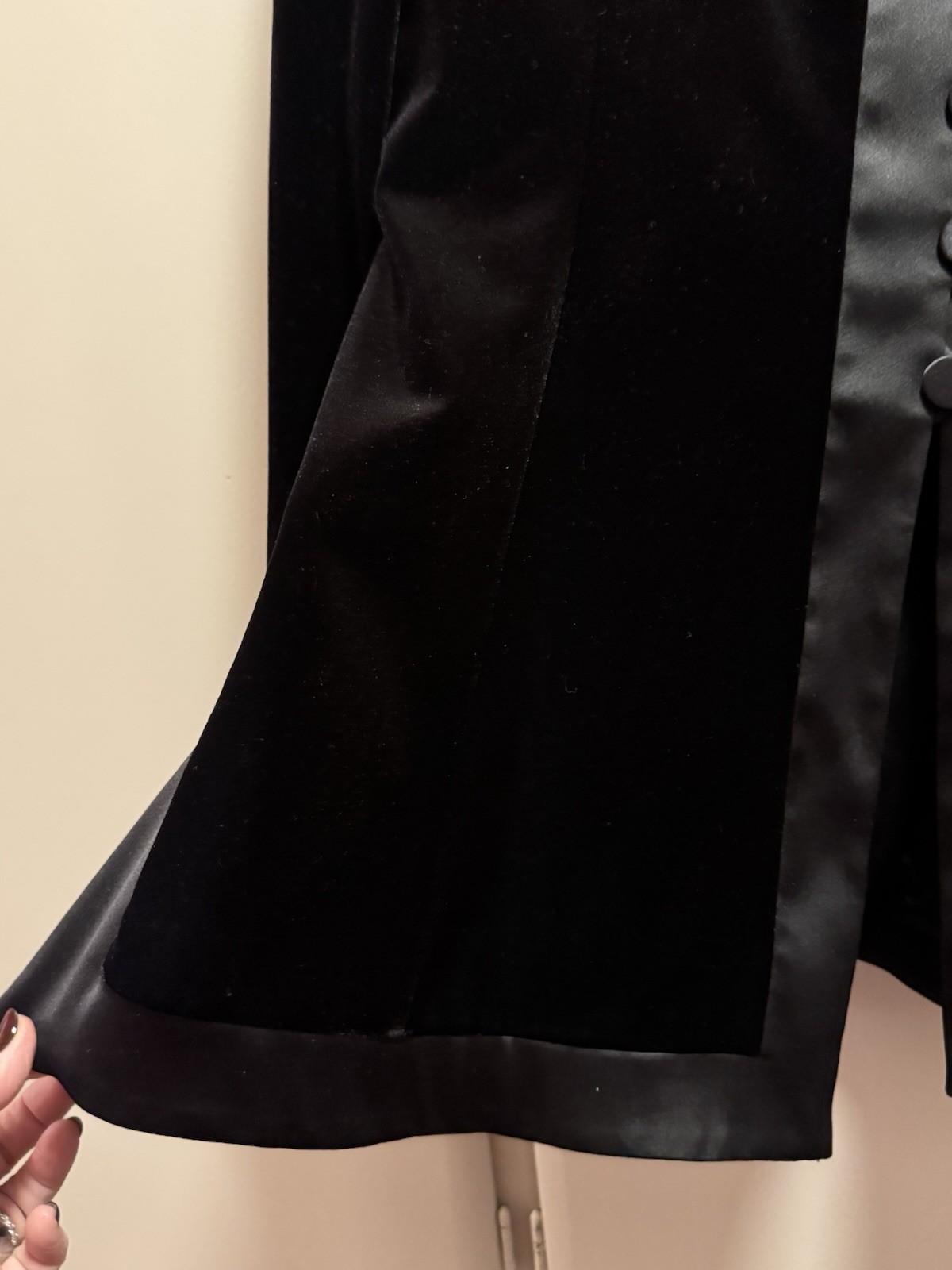 Giorgio Armani Signature Embroidered Black Velvet Satin Liner/Trim-sz 50 Vintage