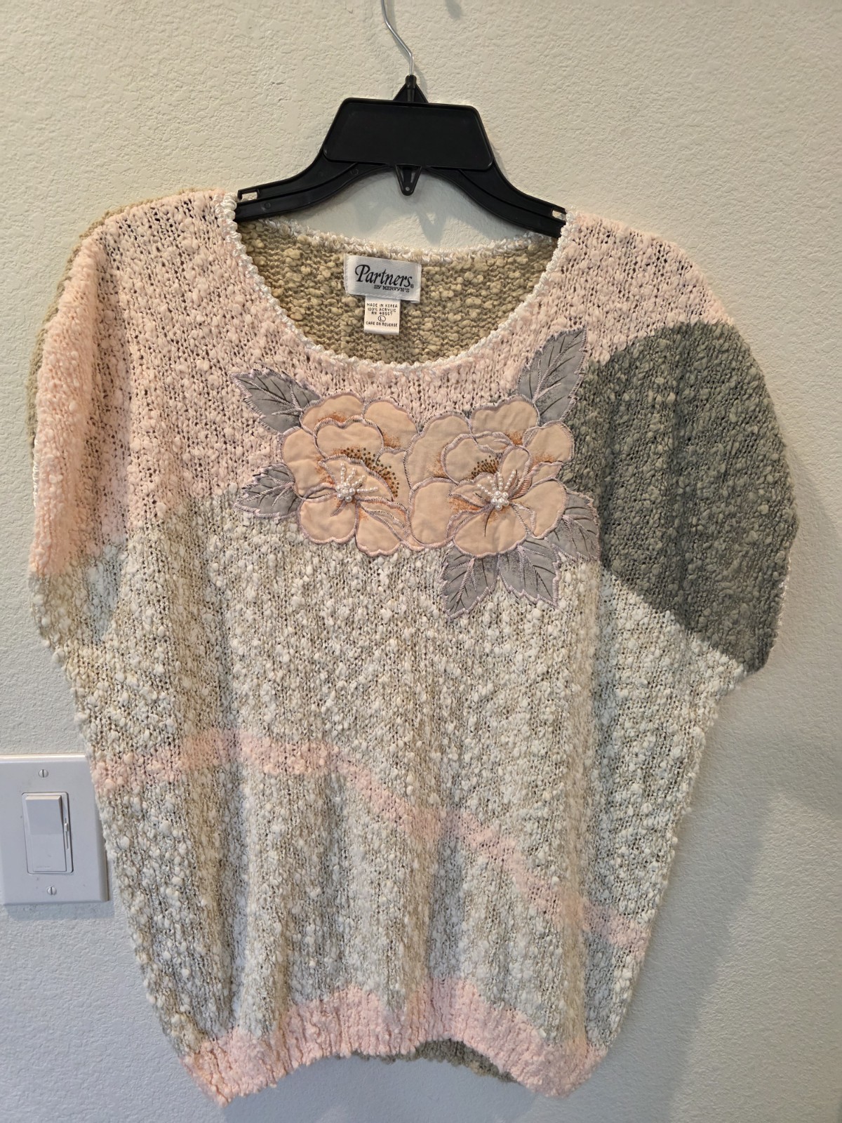 VTG 80s Partners by Mervyns Peach Beige Pearl Detail Floral Short Slve Sweater L