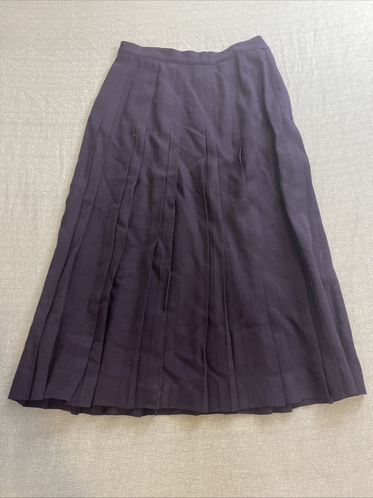 Intuitions 100% Wool Purple Size 10