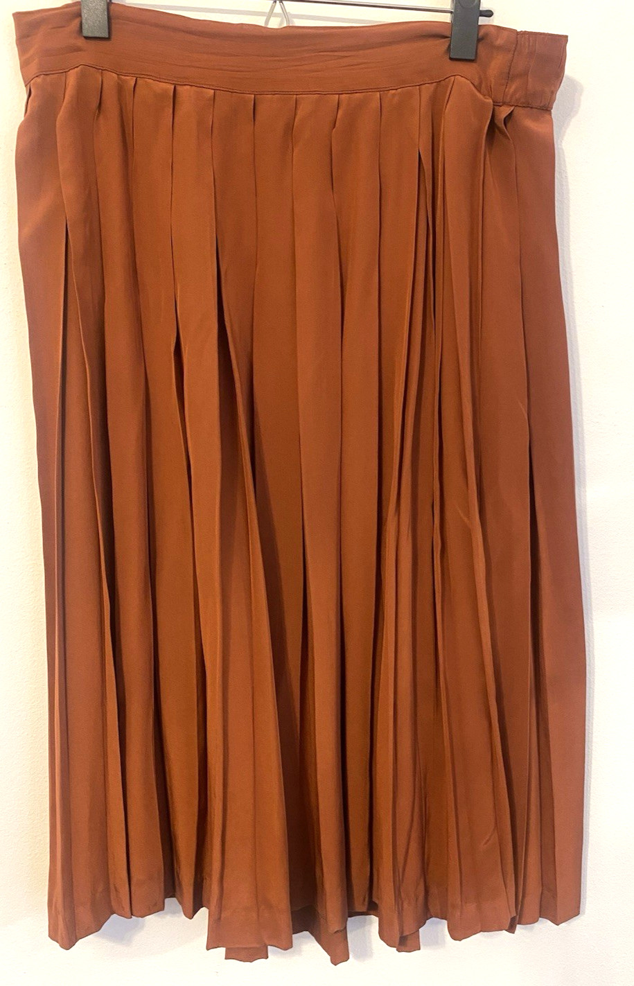 Garfinckel’s Vintage Silk Rust 2 Piece Co-ord Set_Pleated Skirt/Top, Size L