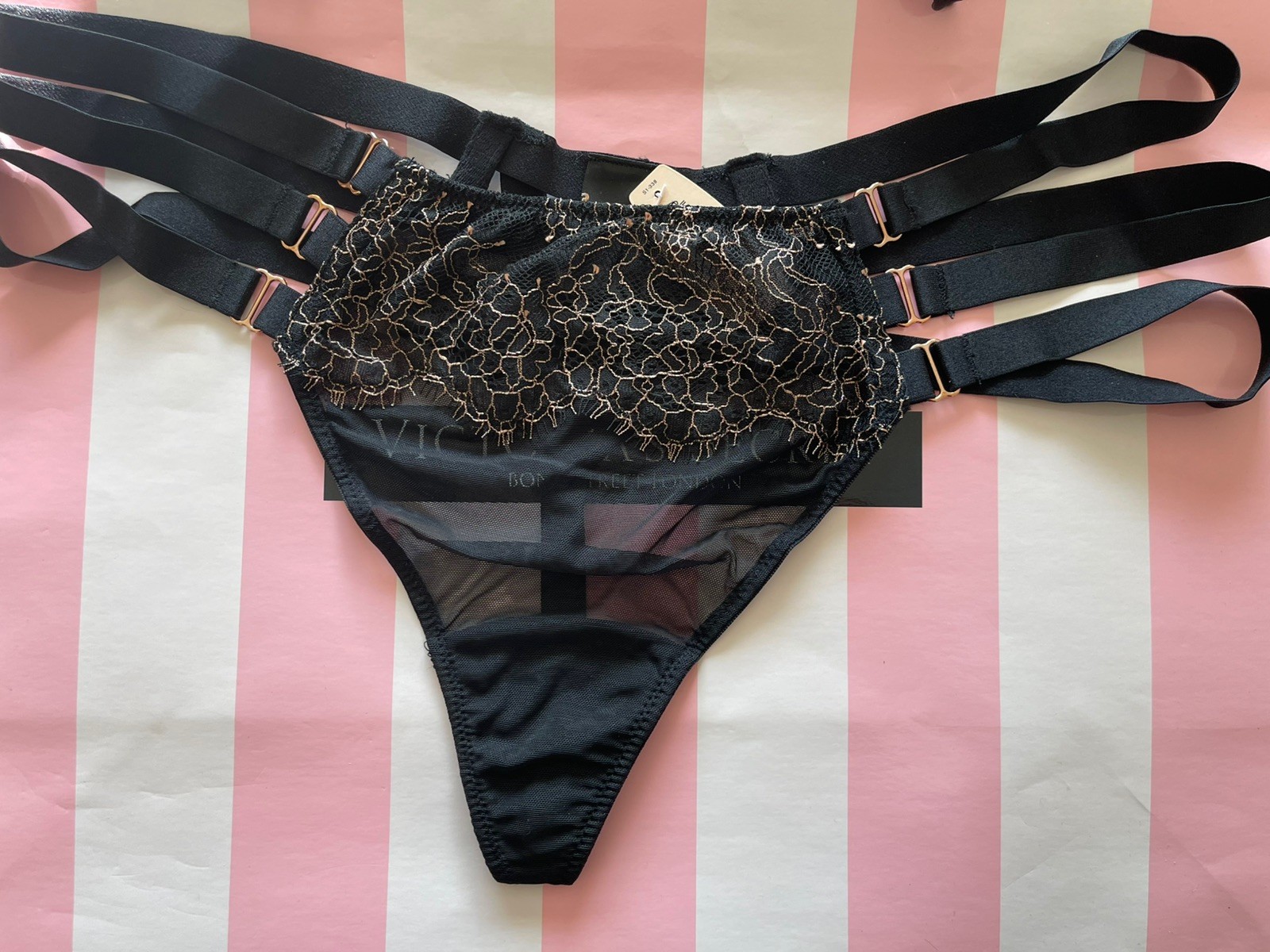 NWT VTG 2014 Victoria’s Secret “Very Sexy” Thong, Mesh – Black/Gold Large