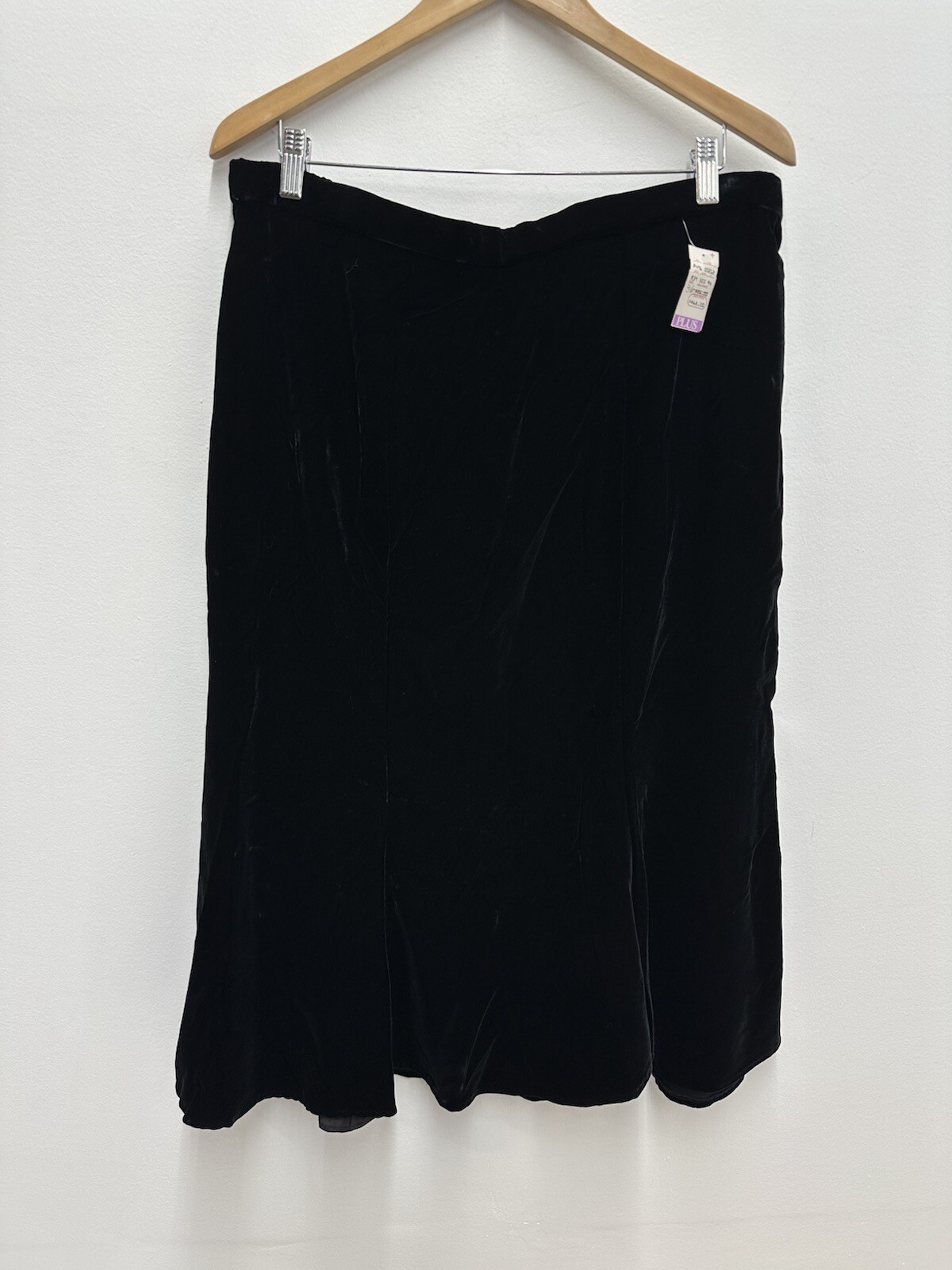 Nwt VTG 80s JOHN’S GIRL COLLECTABLES Black Velvet-Like Skirt Size 36 / 22W