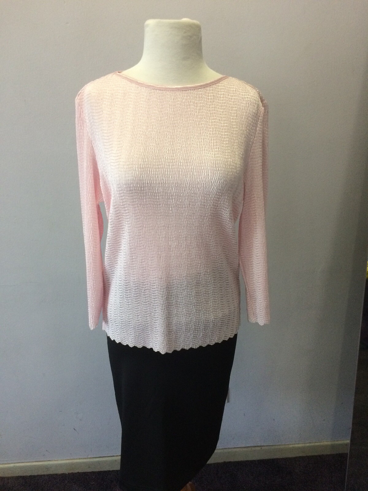 NWT Lana Lee Light Pink crinkle top. size medium, large and xlarge $29