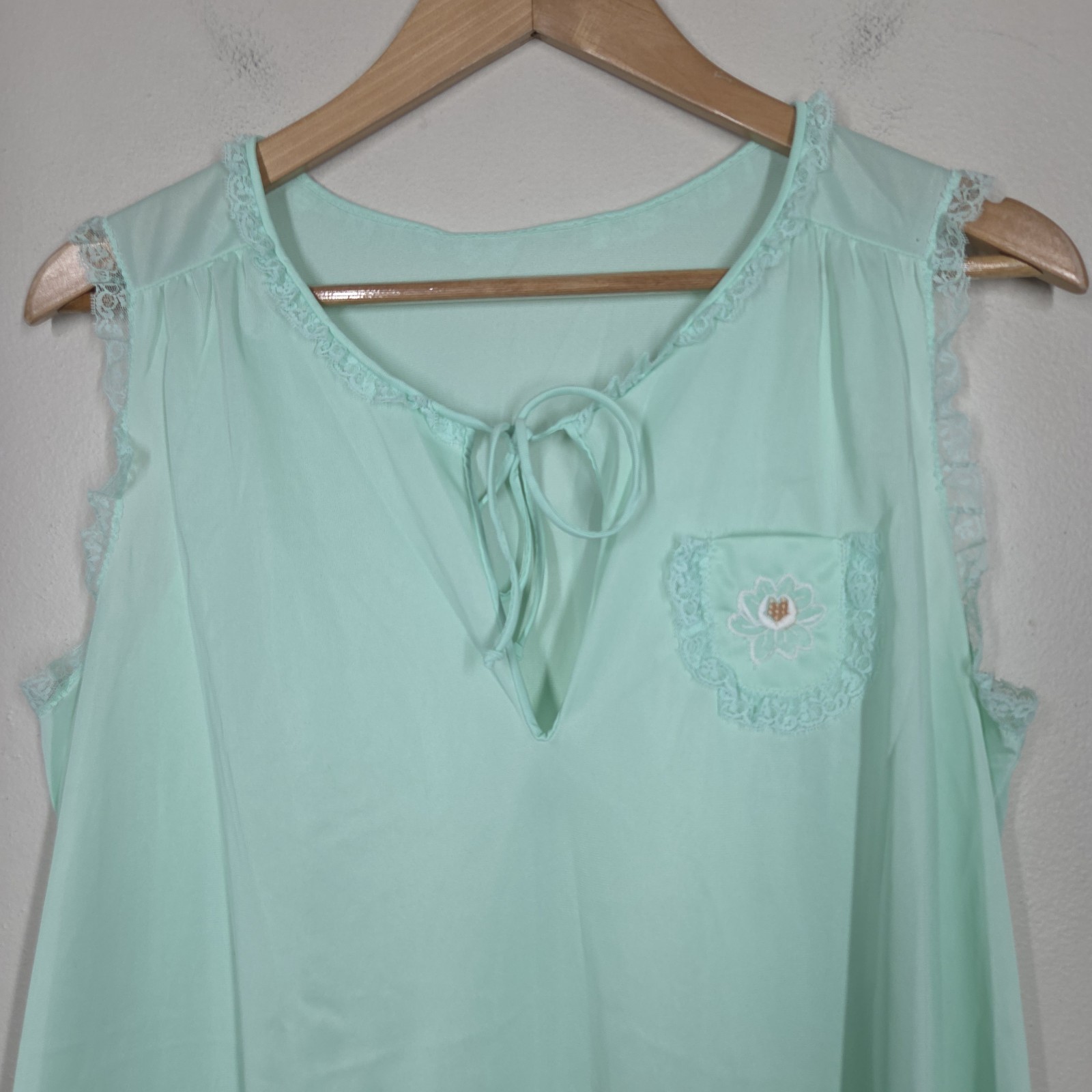 Vtg 70s San Souci Pastel Mint Green Lace Trim Nylon Mini Nightgown M Coquette