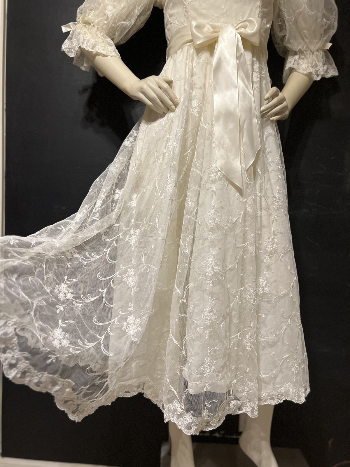 VTG 1980s ILGWU Lace Dress Square Neck Puff Sleeves Full Skirt Princess Style M