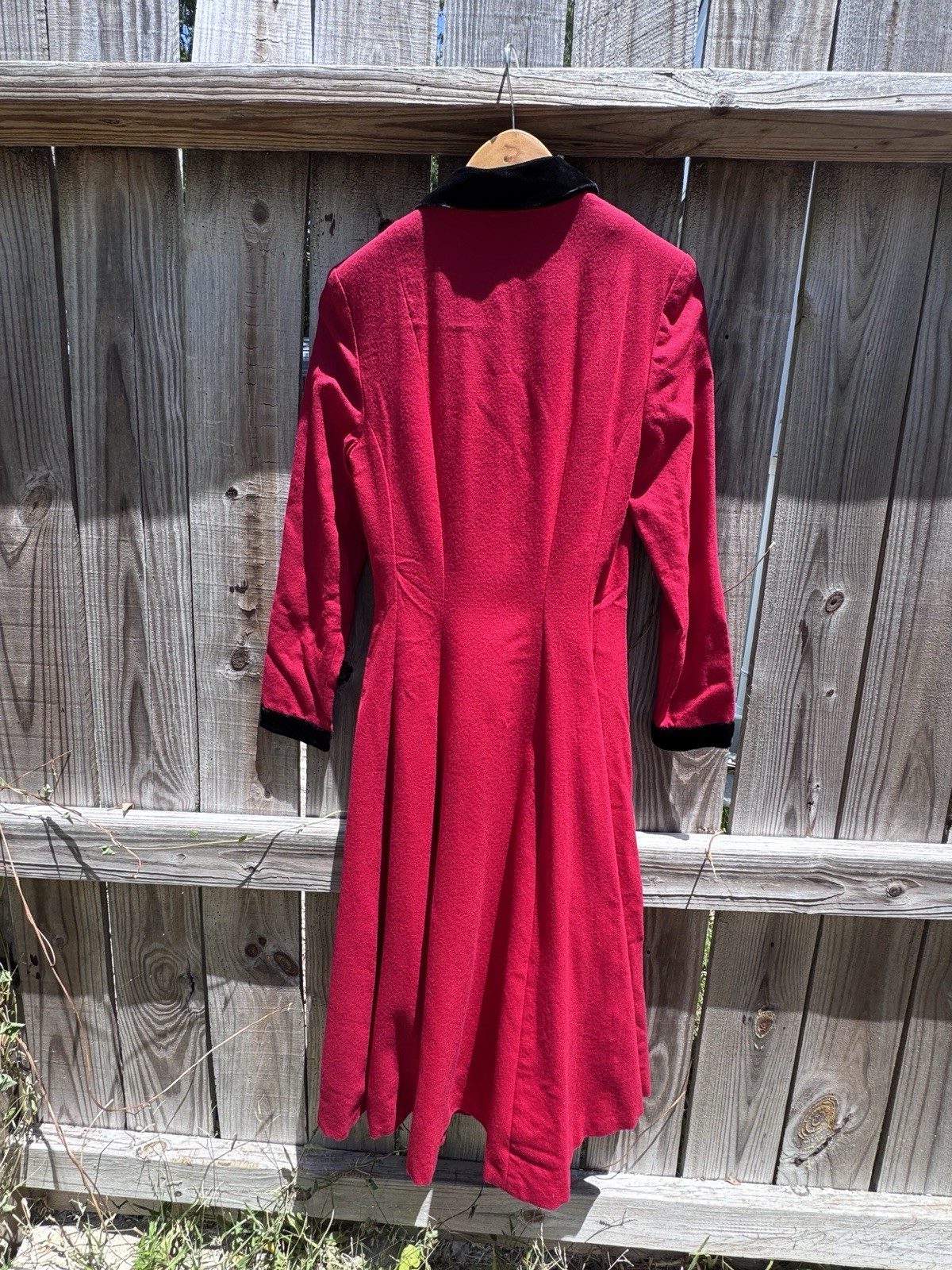 Red Wool Nipon Boutique Coat Black Velvet Trim Fitted Curves Size 4 Small