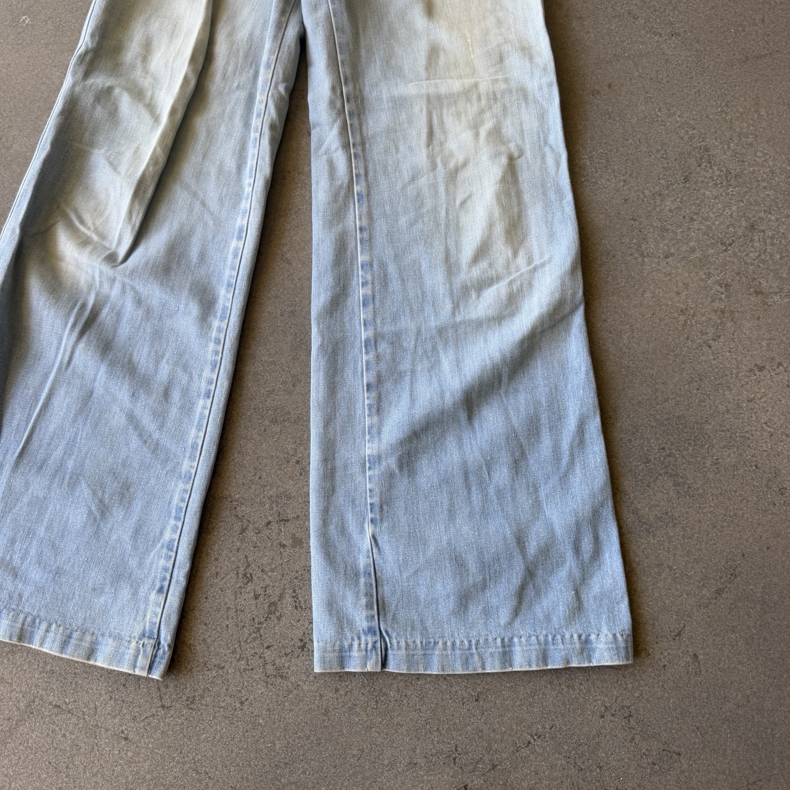Vintage 60s 70s Women’s Flare Bell Bottom Light Wash Denim Jeans 24×31 Disco