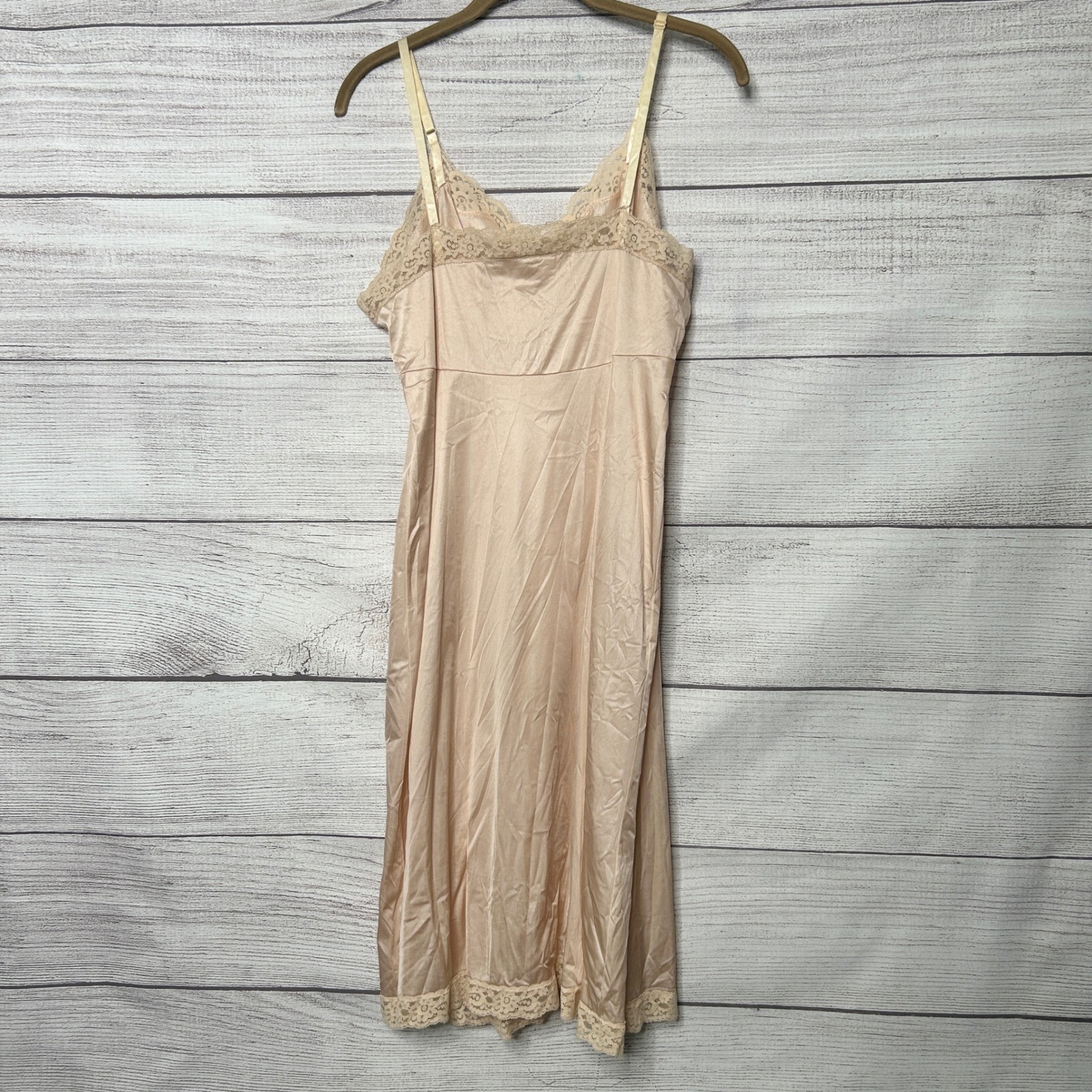 Vassarette Vintage Nude Lace Trim Full Slip Antron III Nylon Made in USA 36 L