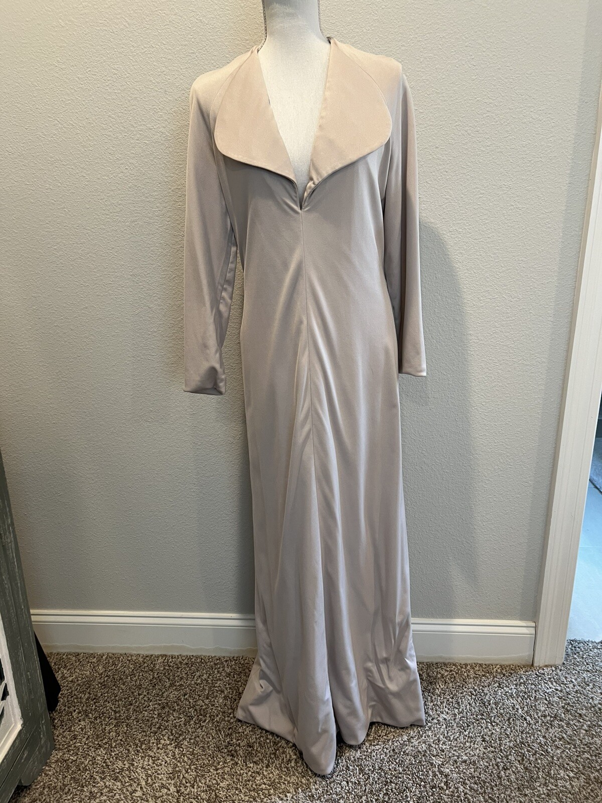 Geoffrey Beene Vintage 60s/70s Beige Maxi Hostess Dress Wide Lapel Size M