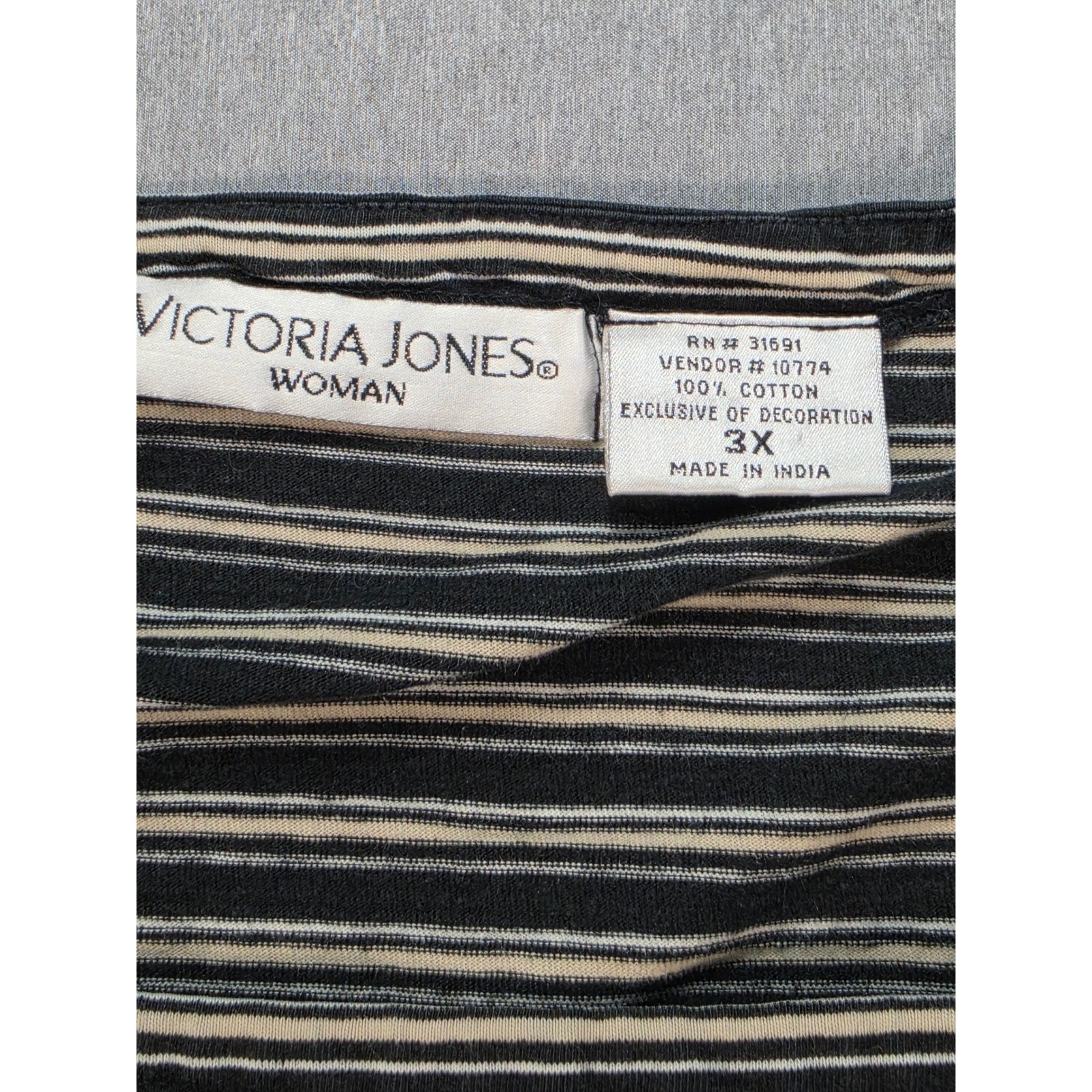 Vintage Victoria Jones Woman Safari Embroidered Striped T-Shirt Black 3X
