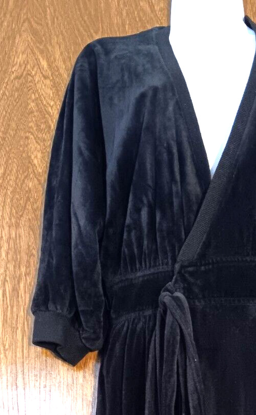 Vintage Jonathan Logan Black Velvet Robe Mid-Calf Size Small